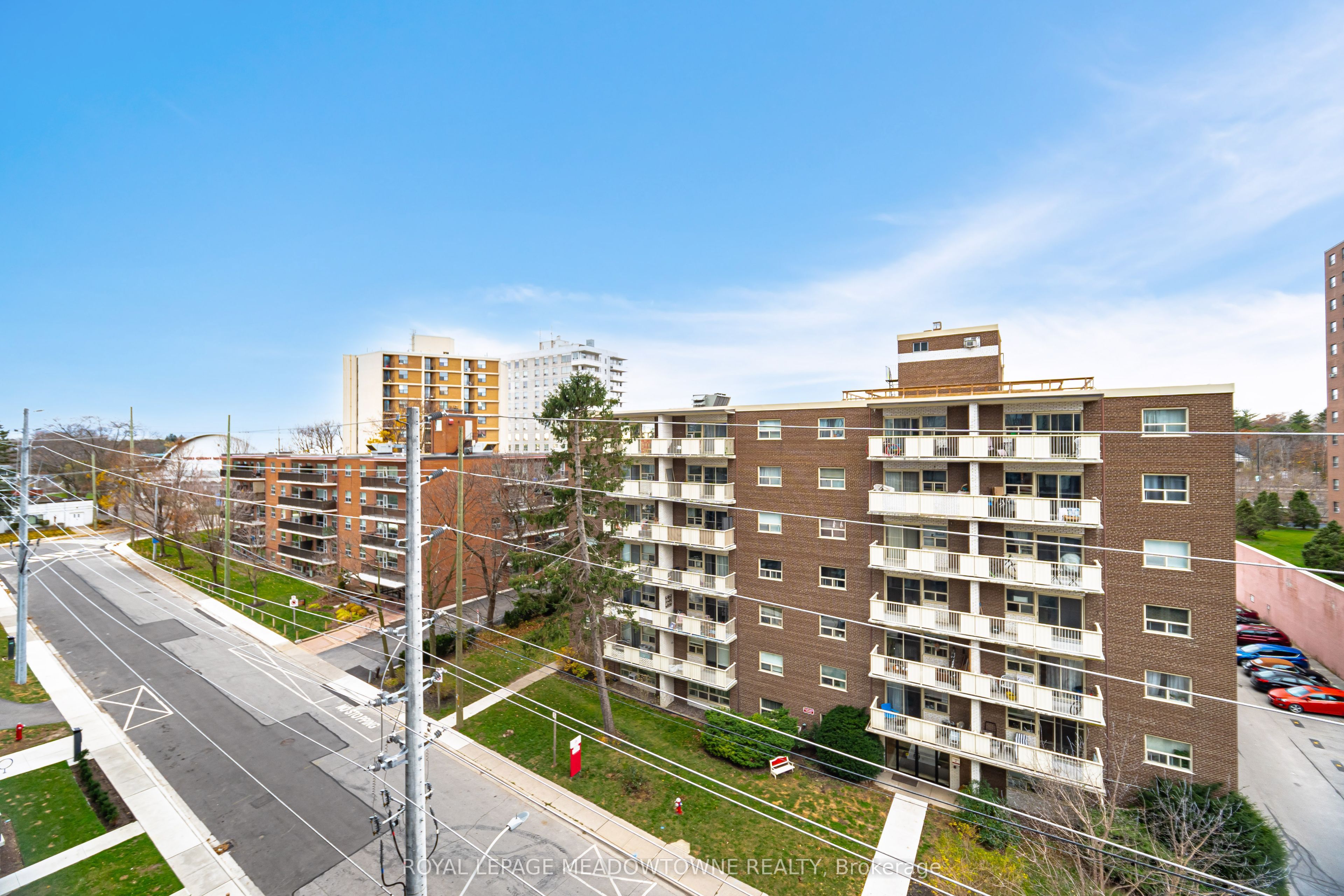 21 Park Street E, #616