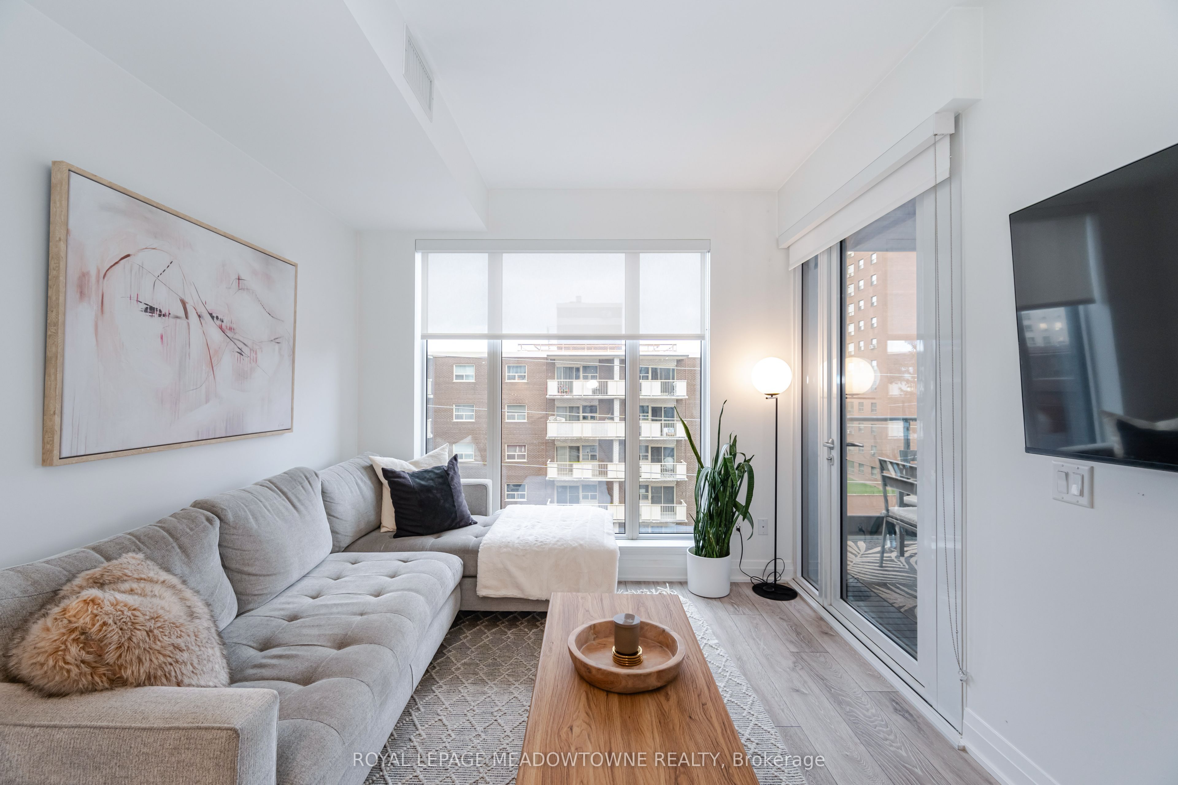 21 Park Street E, #616
