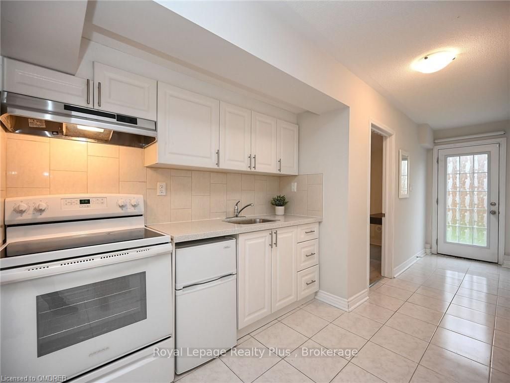 2280 BARONWOOD Drive, #90