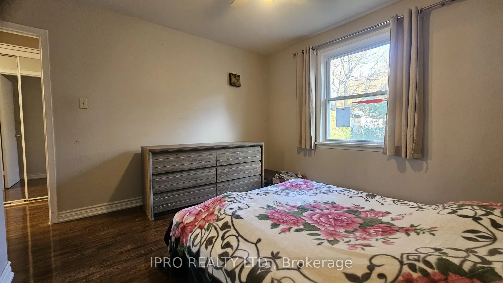 43 Corby Crescent