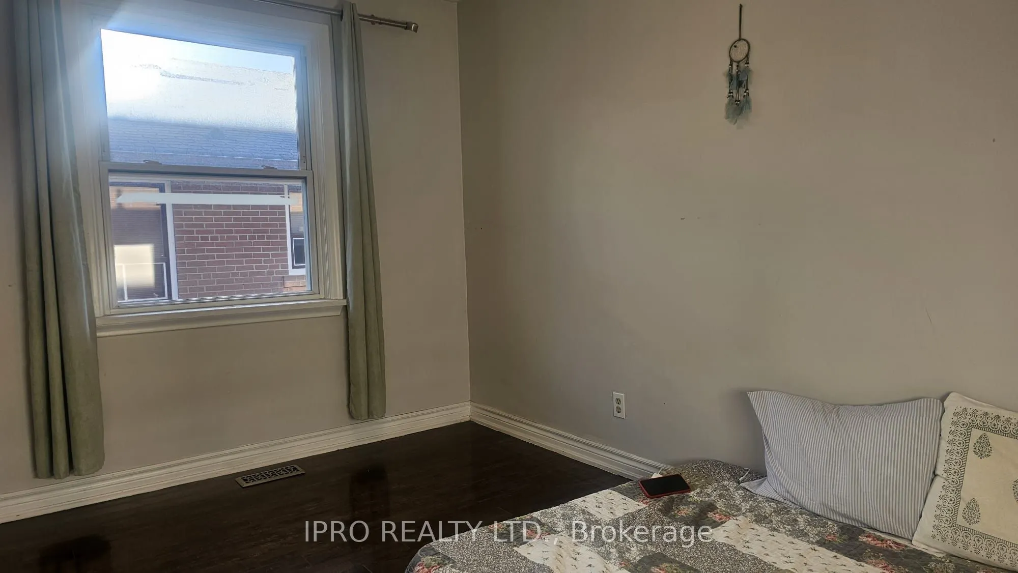 43 Corby Crescent