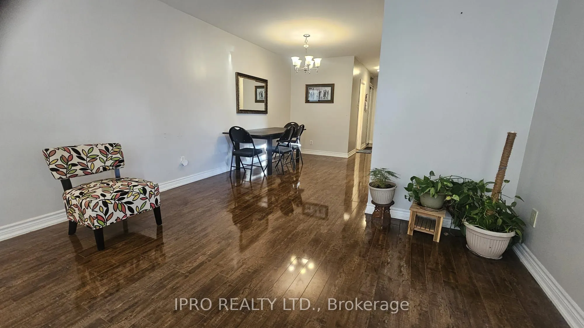 43 Corby Crescent