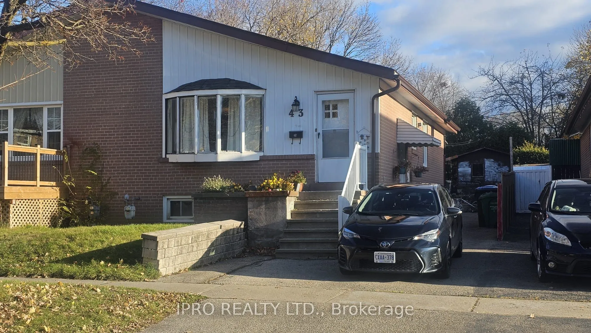 43 Corby Crescent