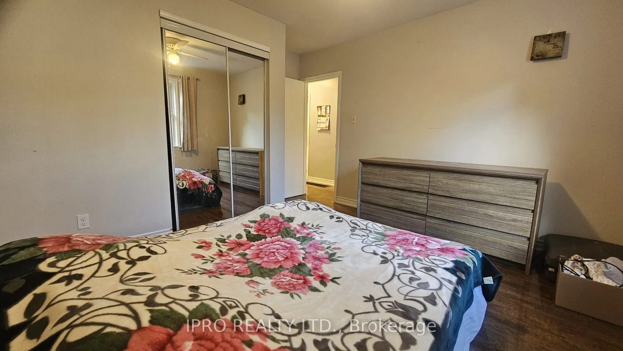 43 Corby Crescent
