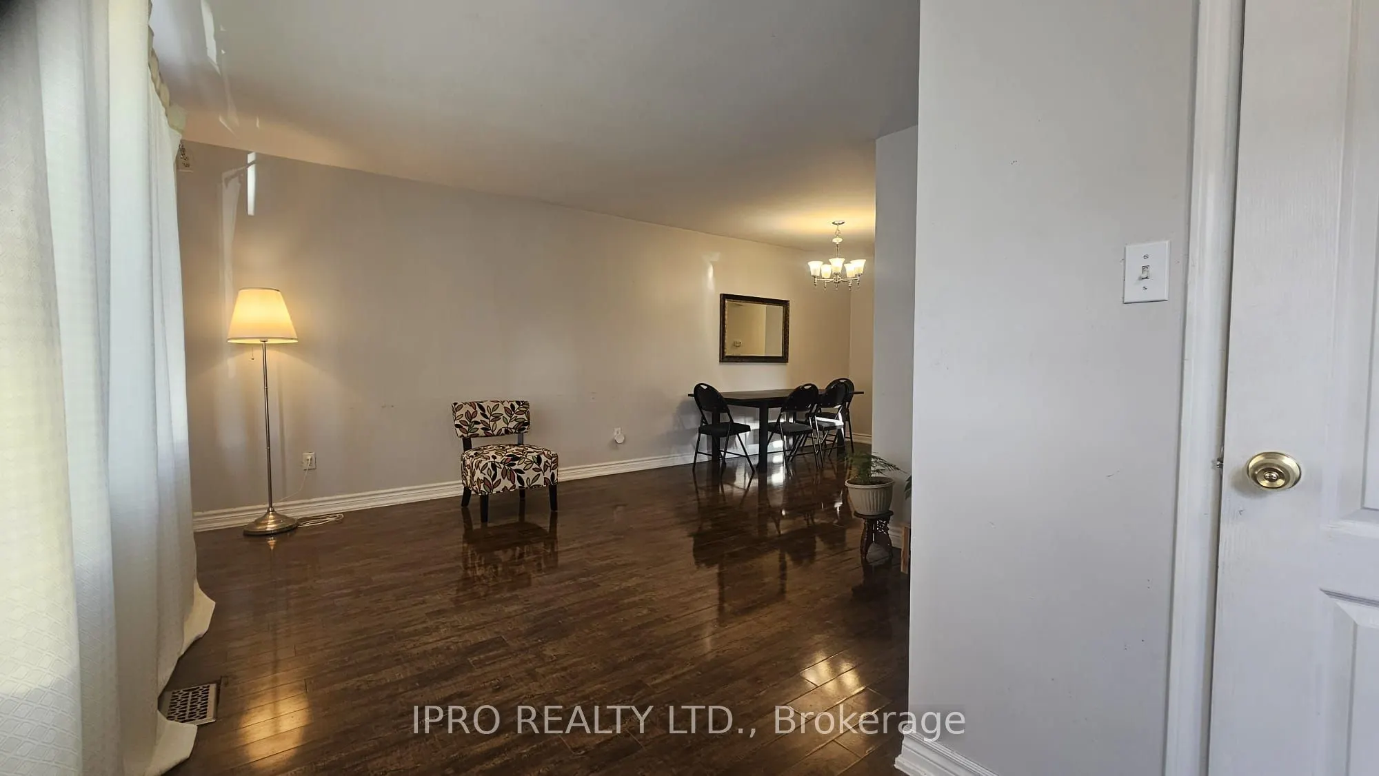 43 Corby Crescent
