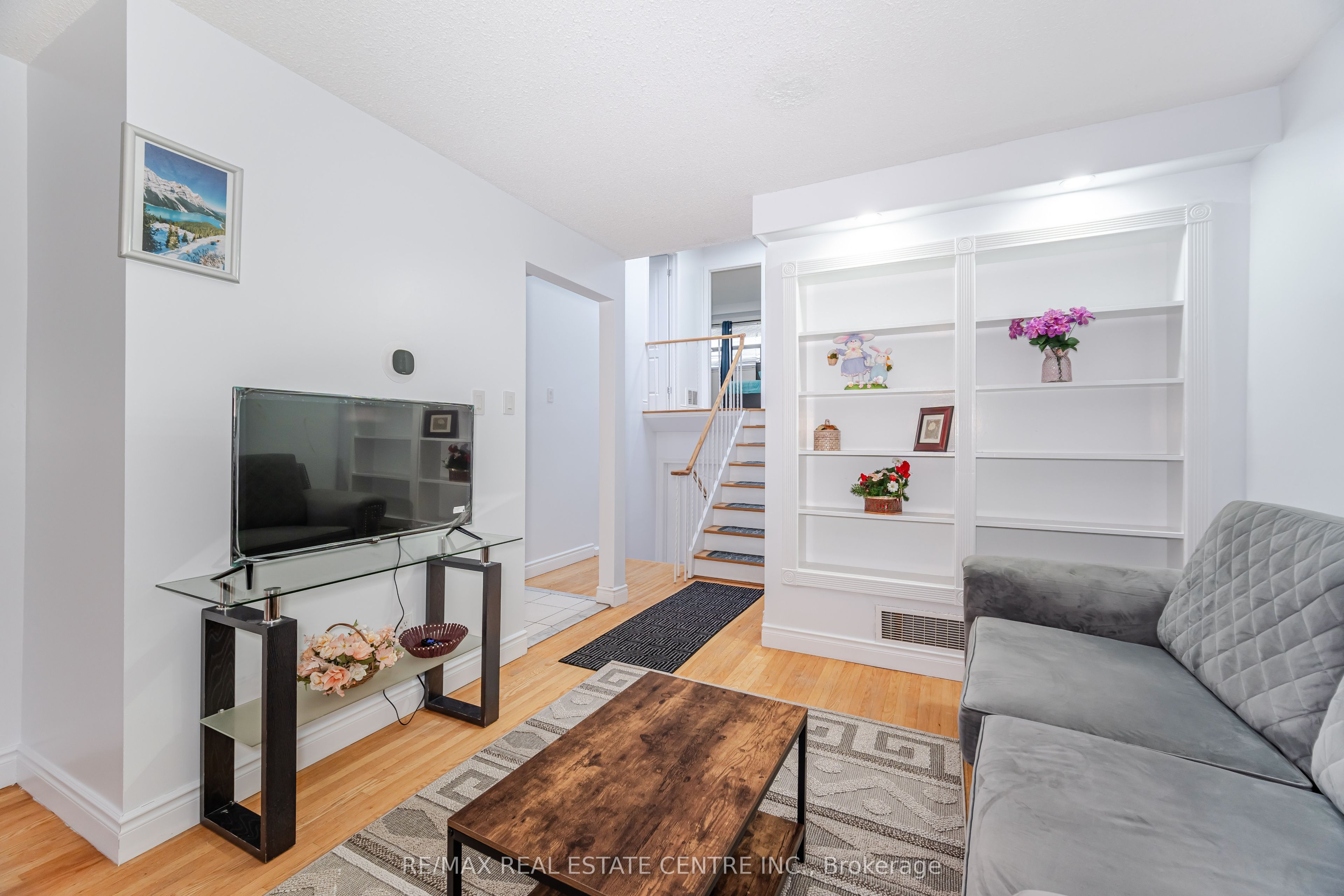 4062 Dunmow Crescent
