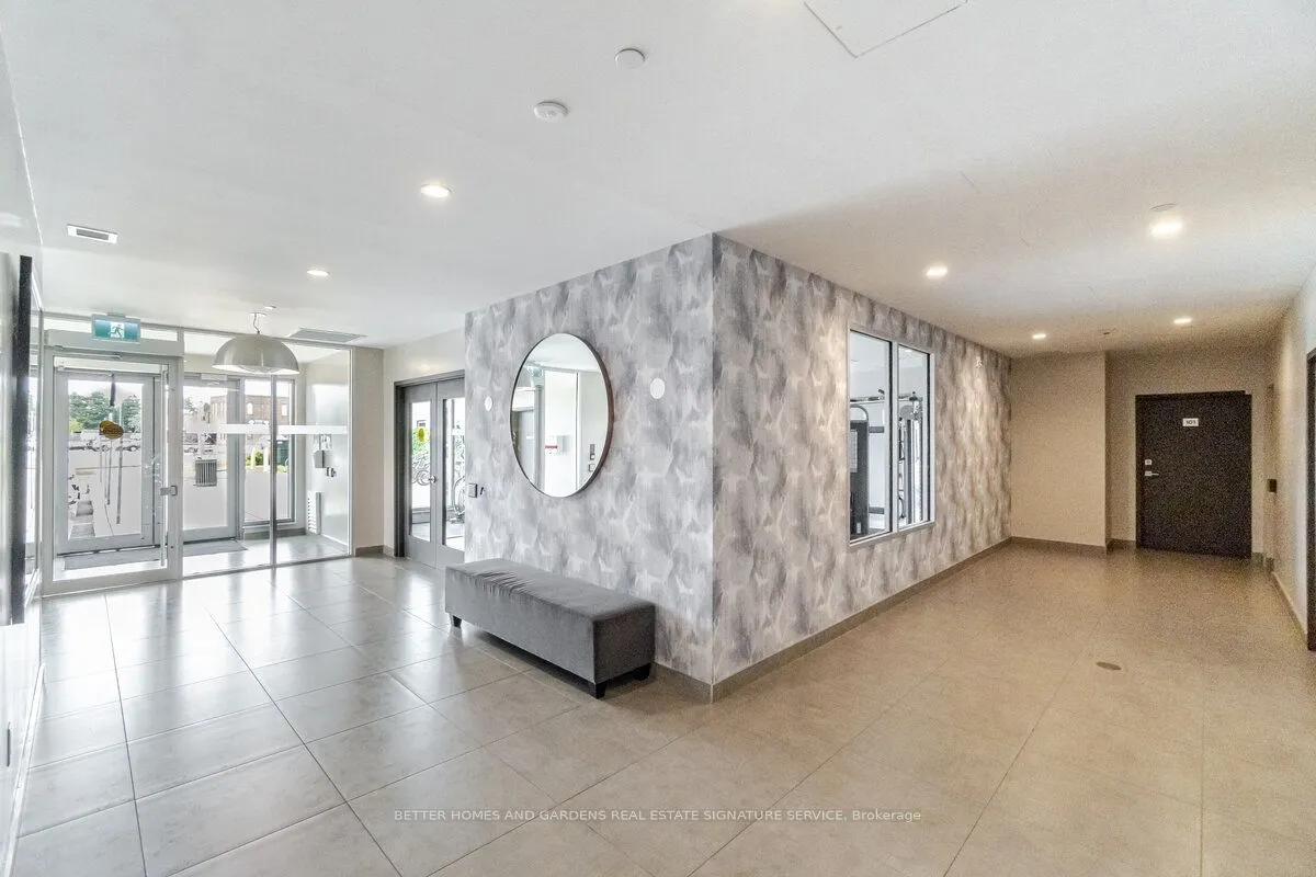 716 Main Street E, #907