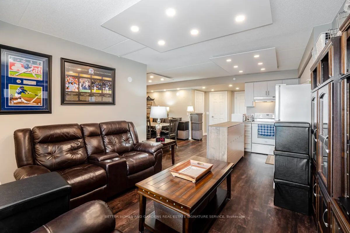 716 Main Street E, #907