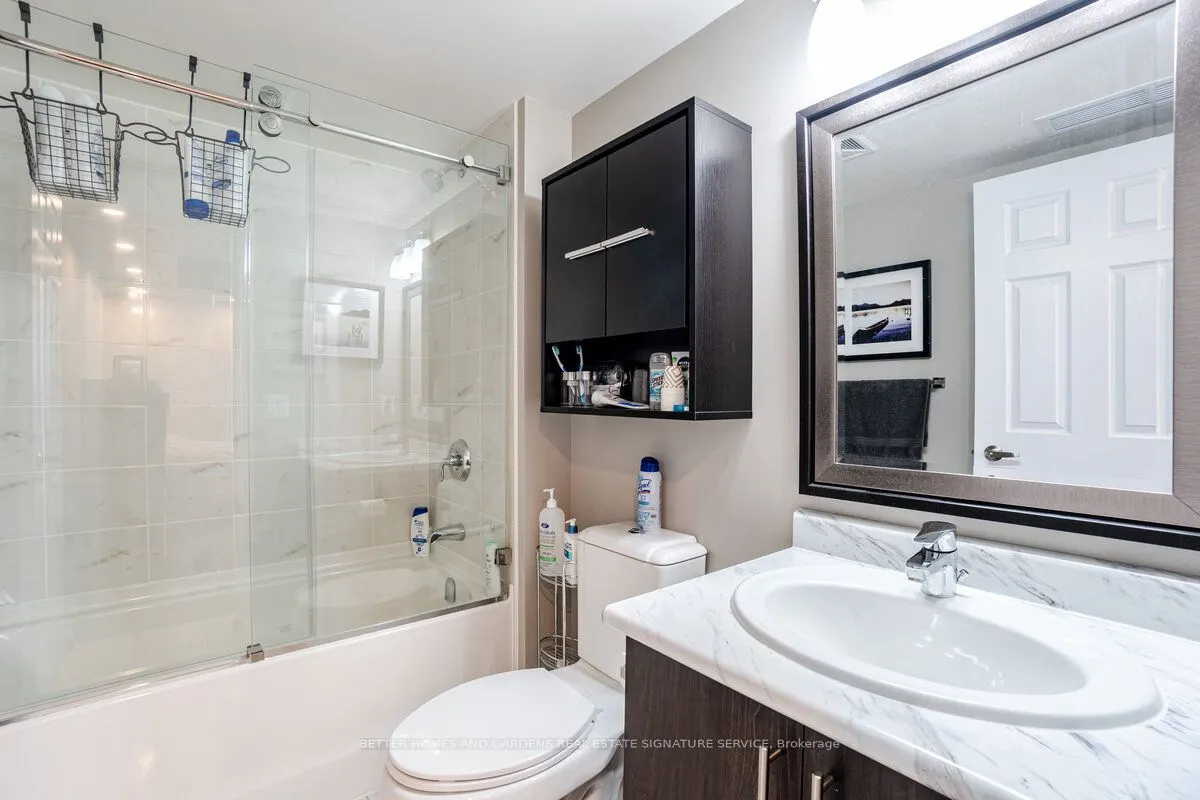 716 Main Street E, #907