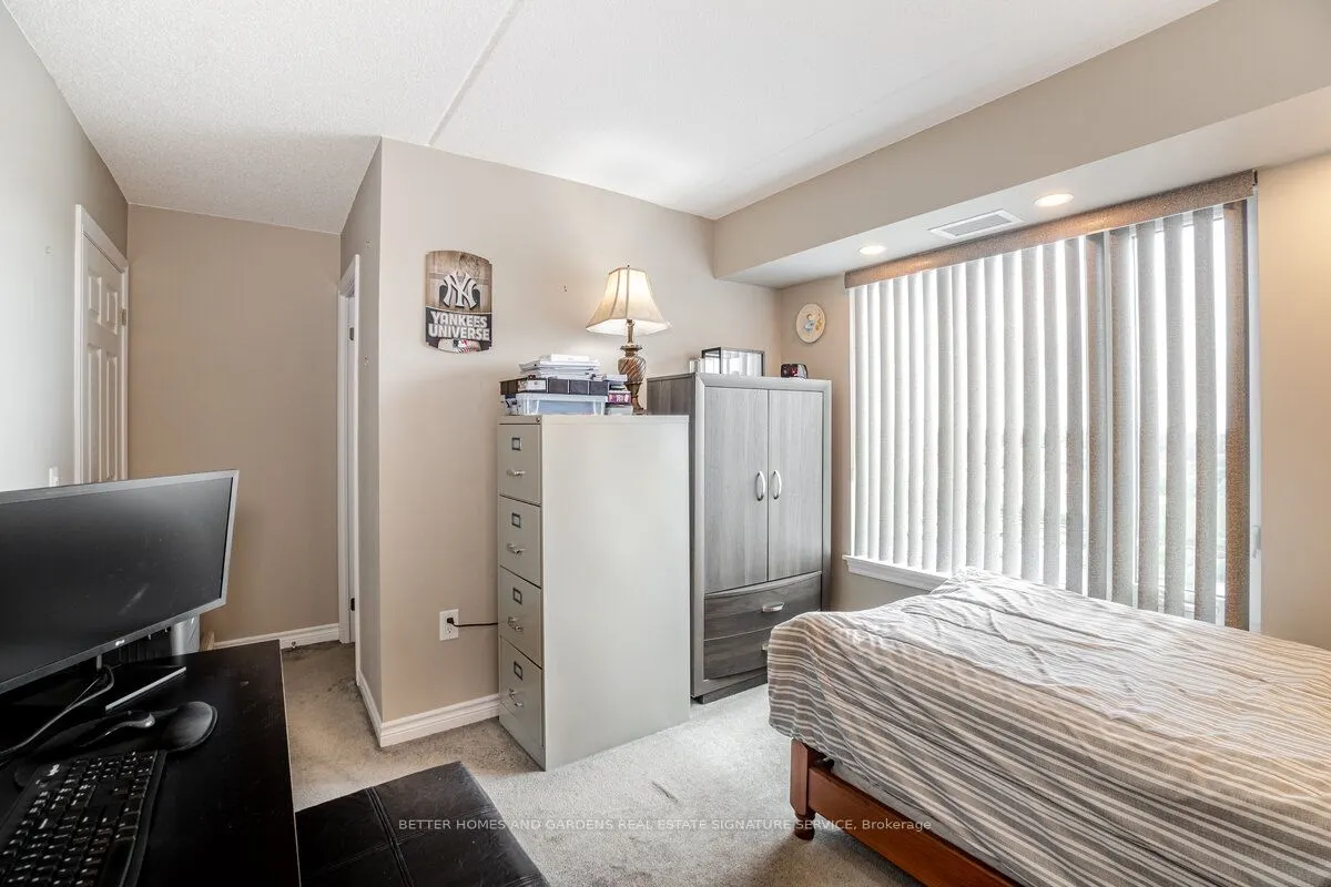 716 Main Street E, #907