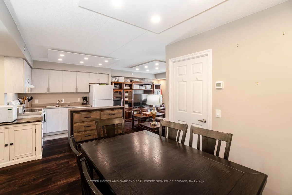 716 Main Street E, #907