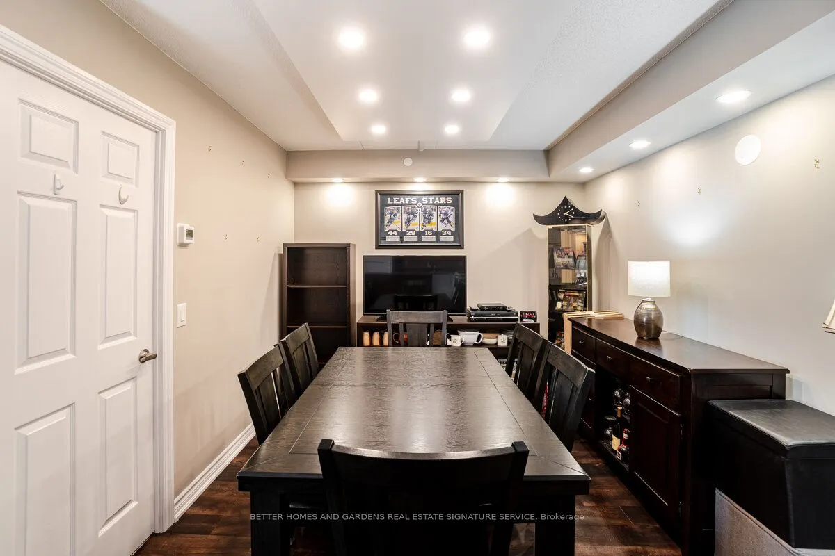 716 Main Street E, #907