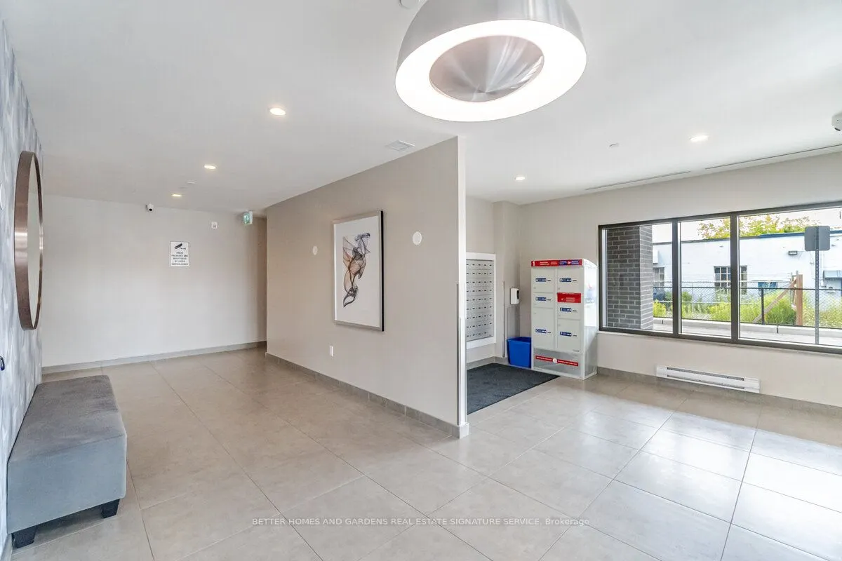 716 Main Street E, #907