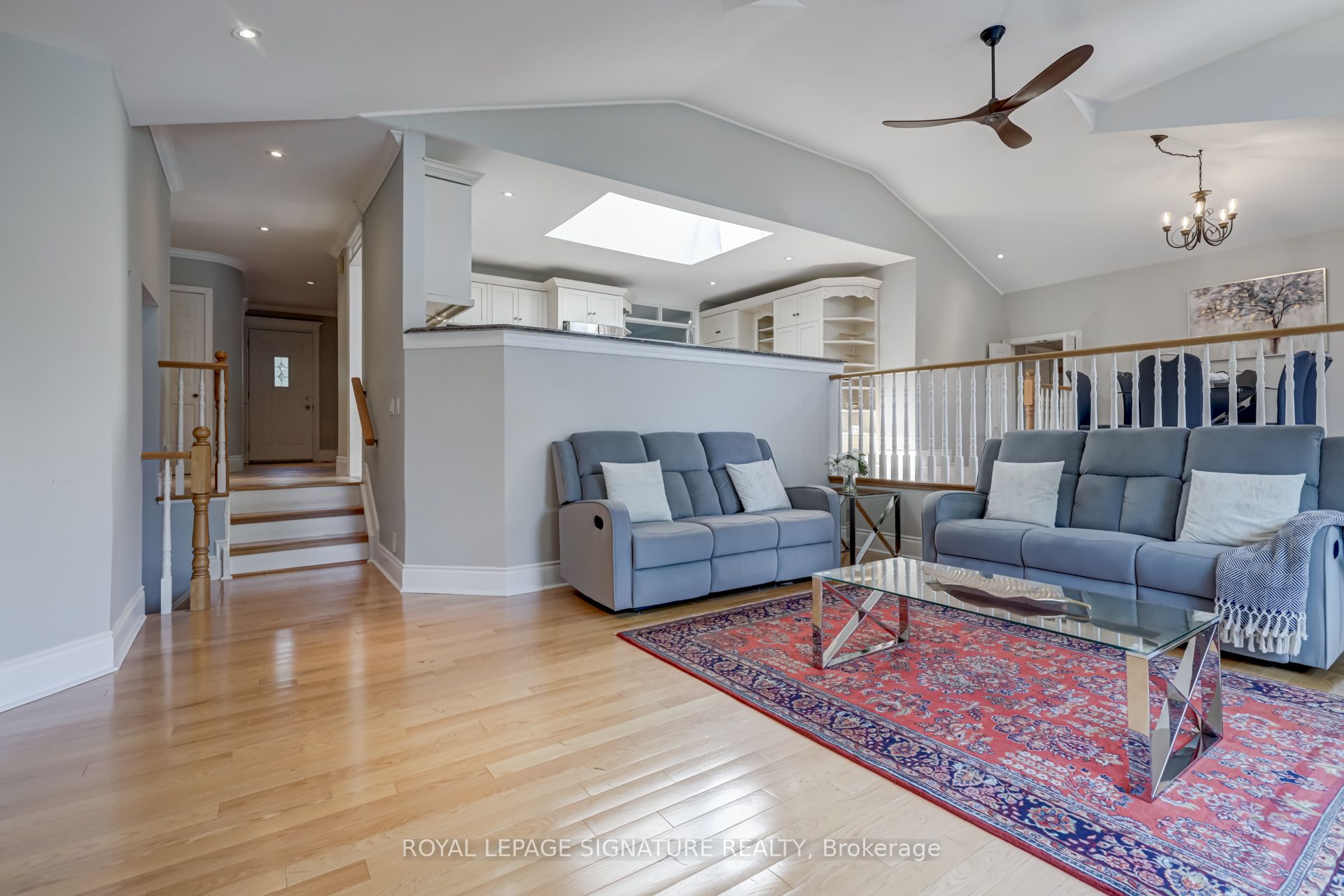 383 Maplehurst Avenue