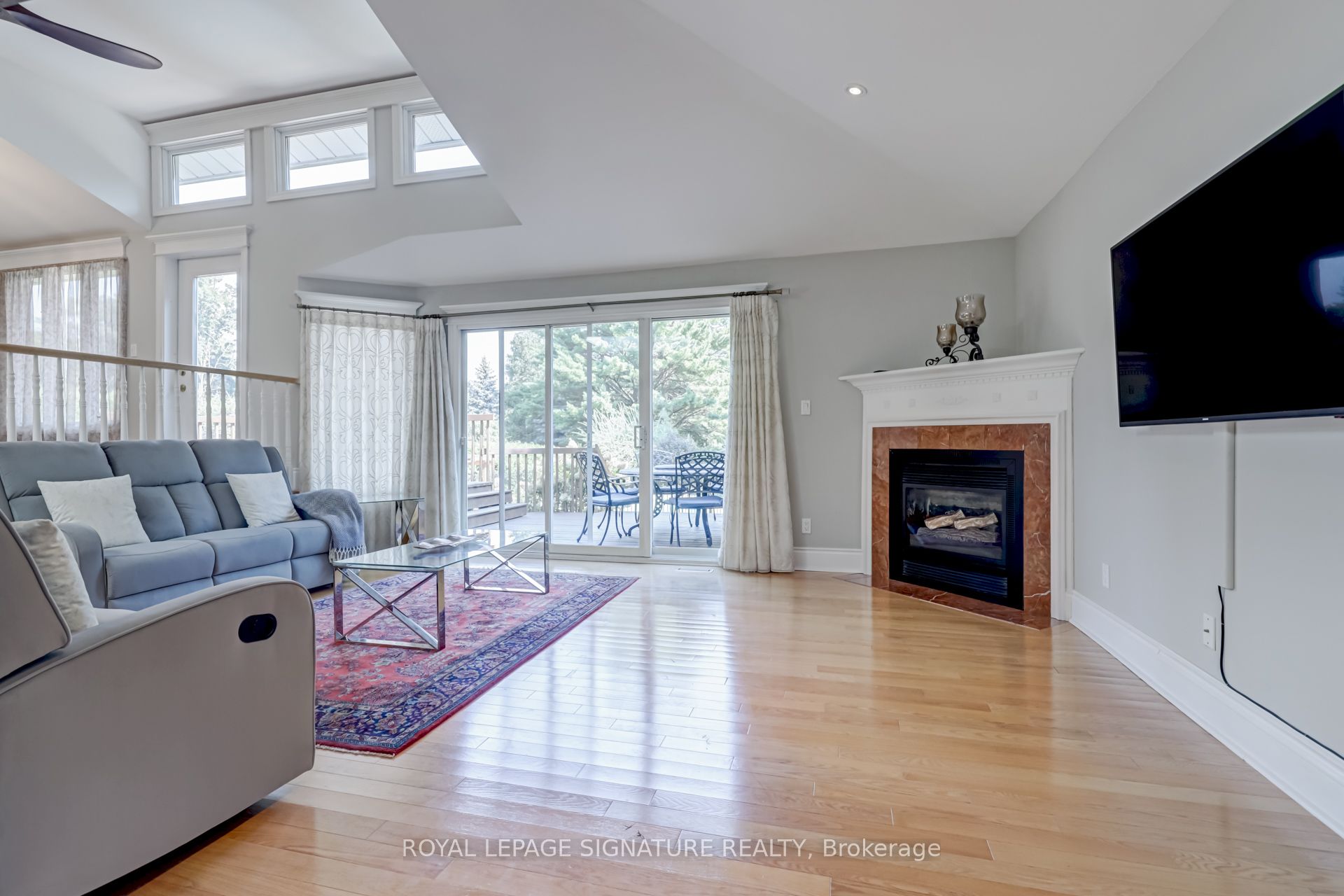 383 Maplehurst Avenue
