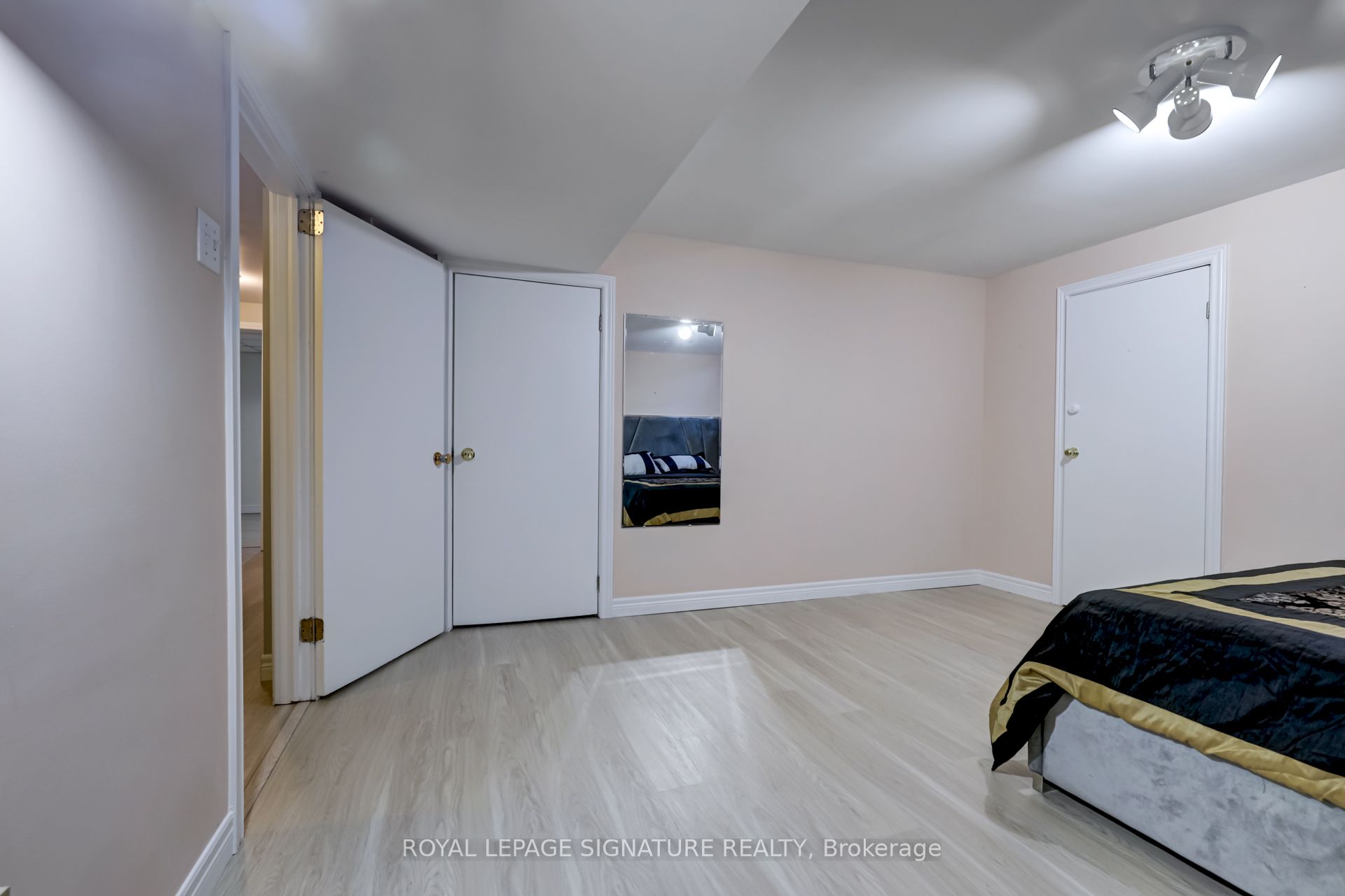 383 Maplehurst Avenue