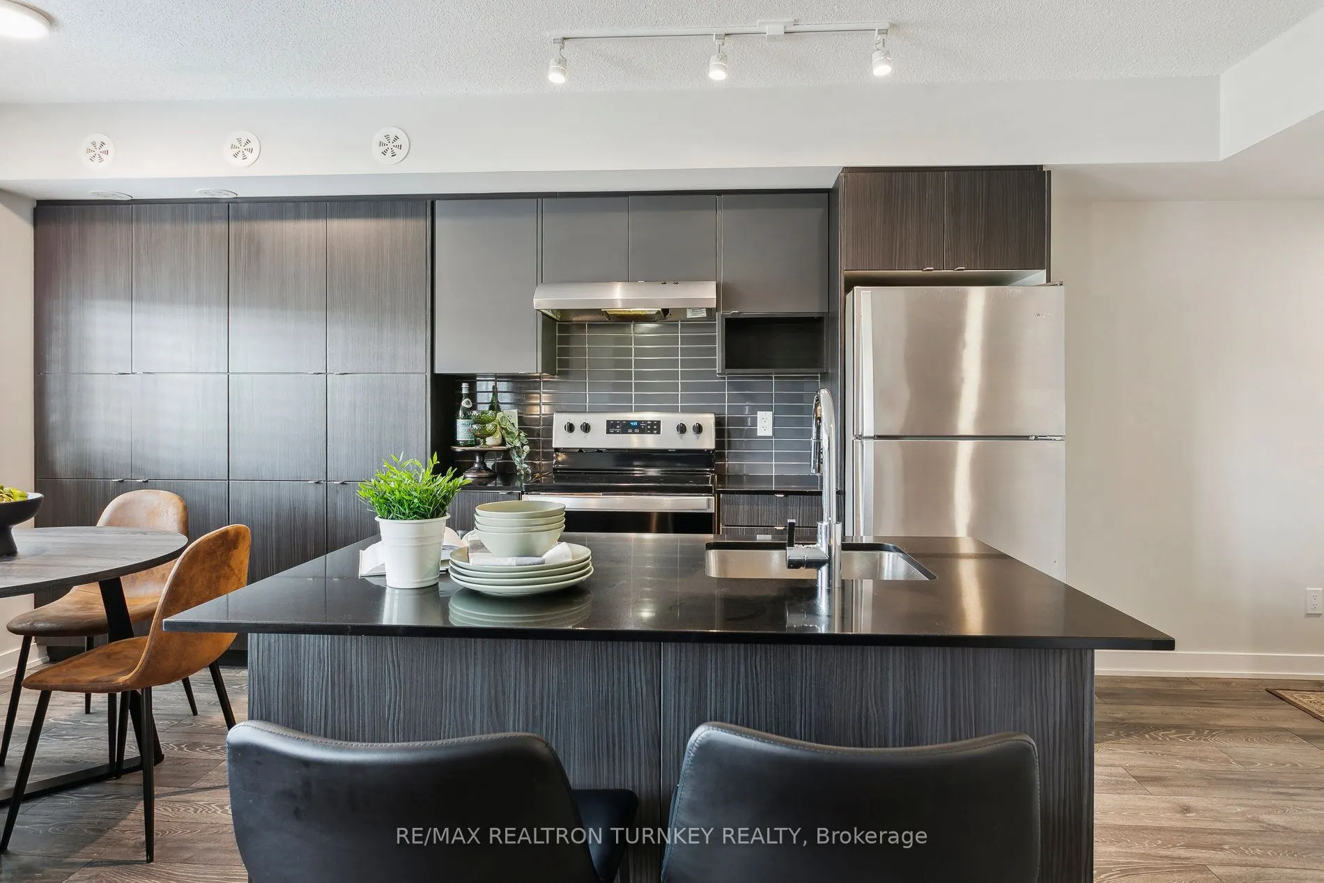 1135 Cooke Boulevard, #116