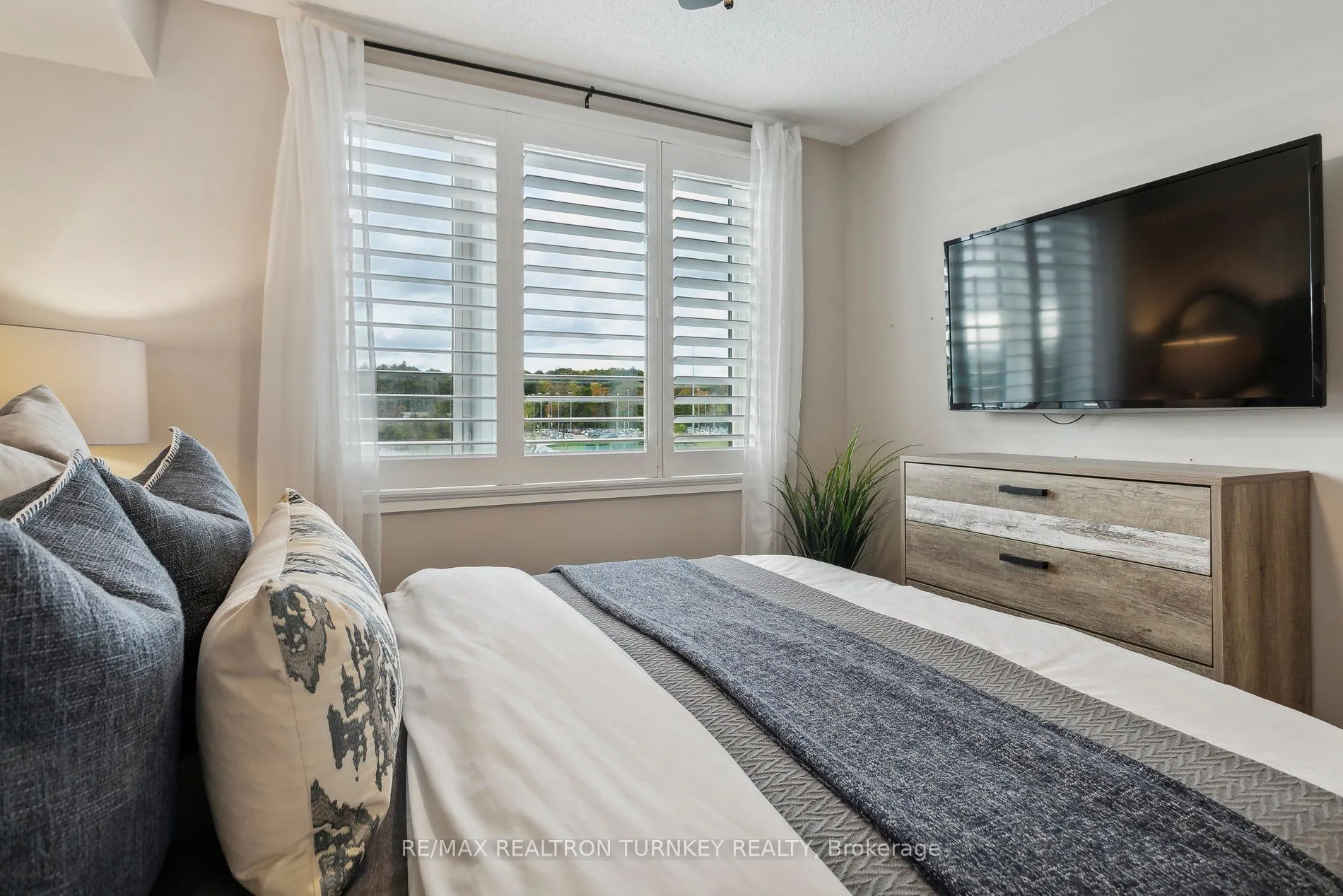1135 Cooke Boulevard, #116