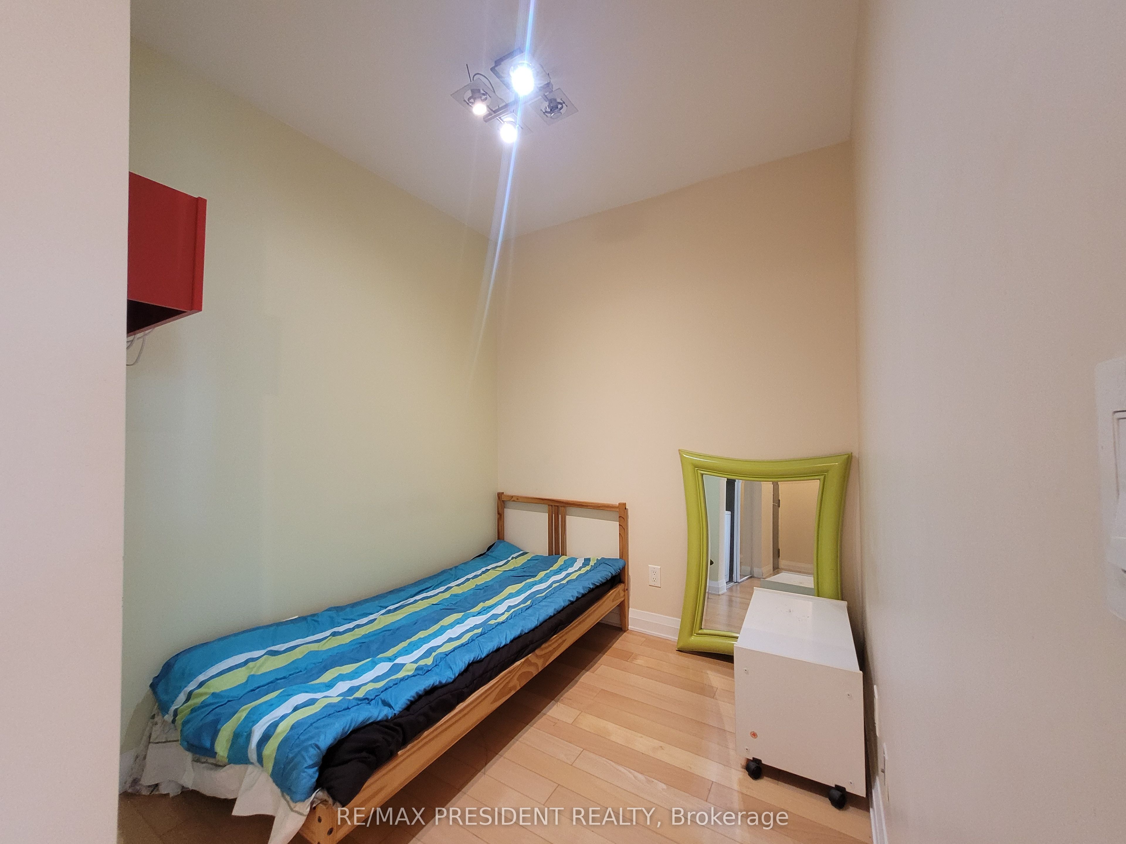 3504 Hurontario Street E, #801