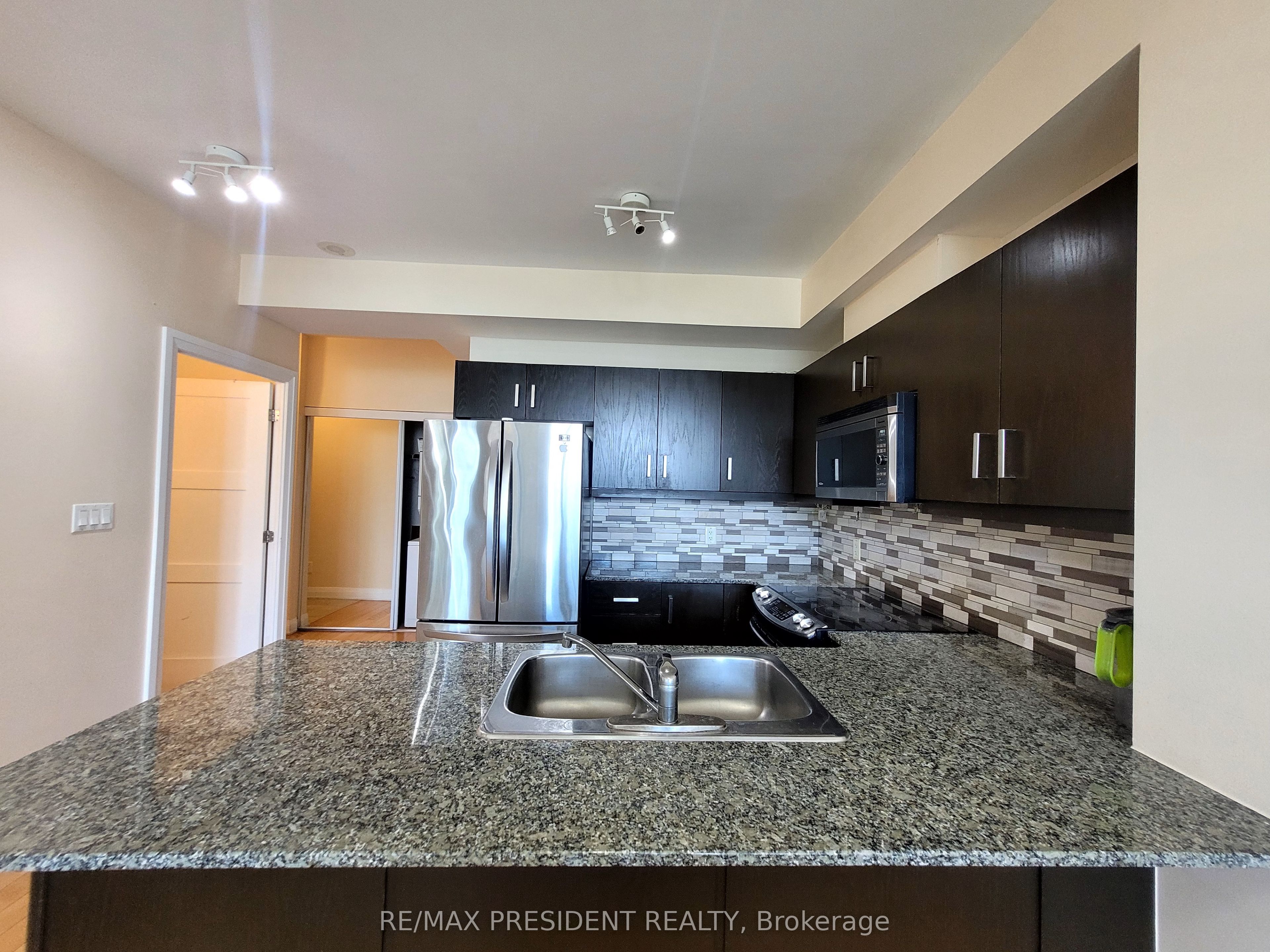 3504 Hurontario Street E, #801