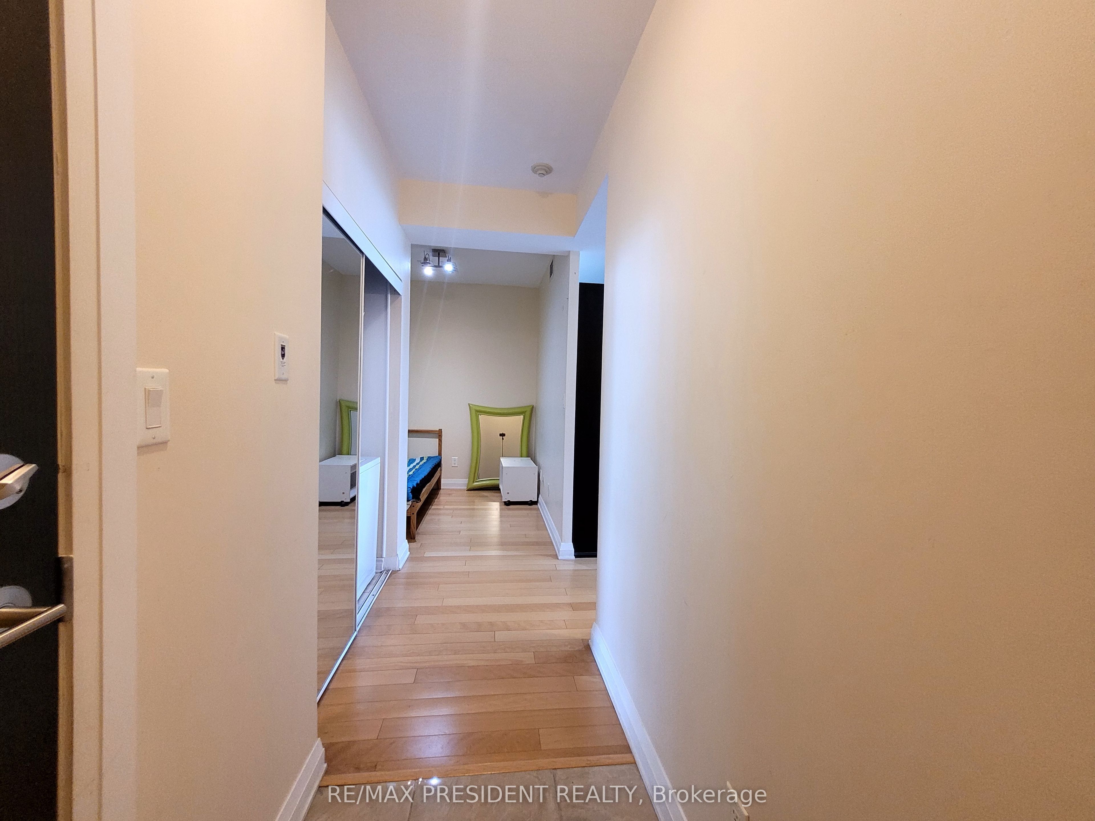 3504 Hurontario Street E, #801