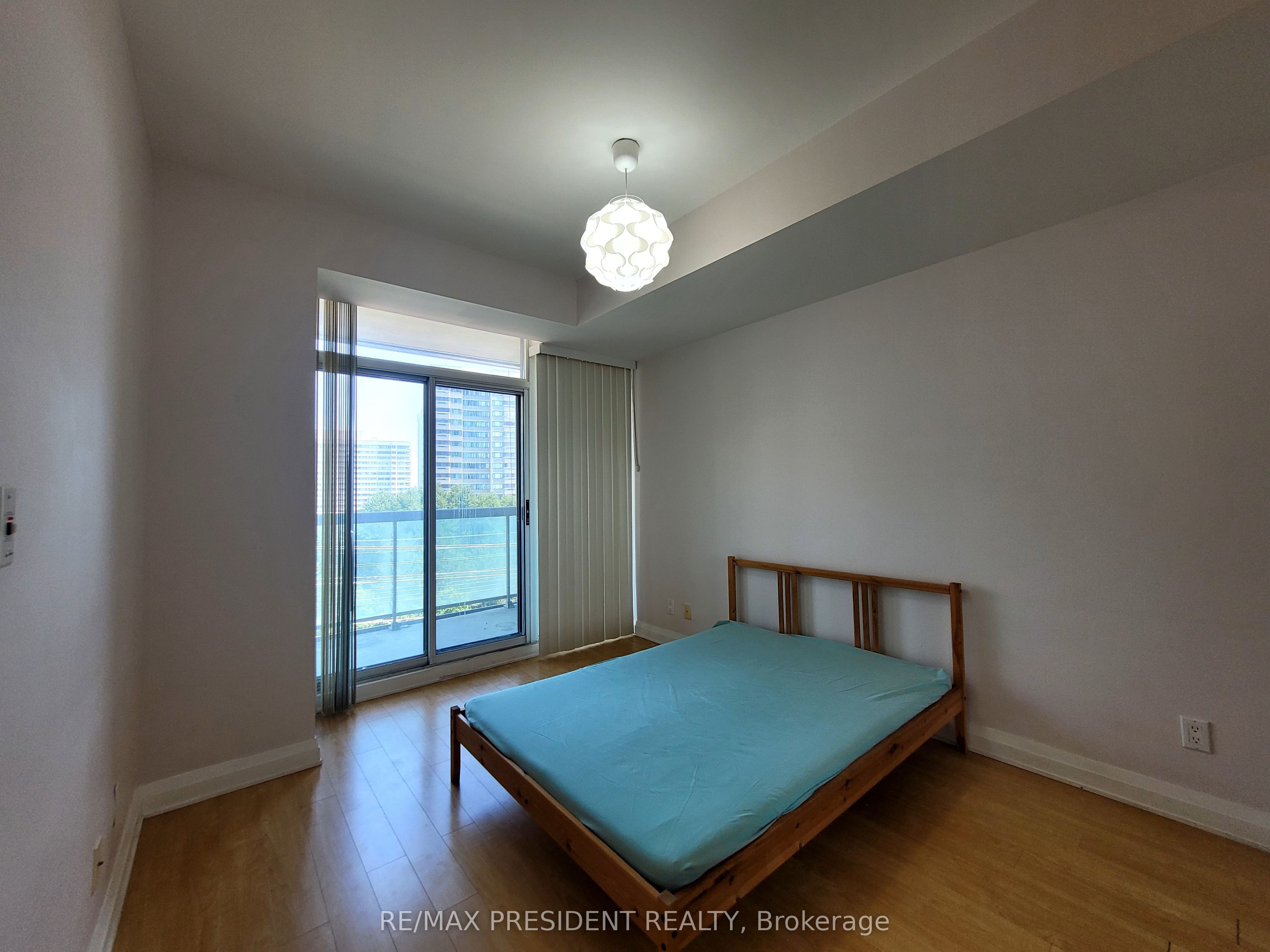 3504 Hurontario Street E, #801