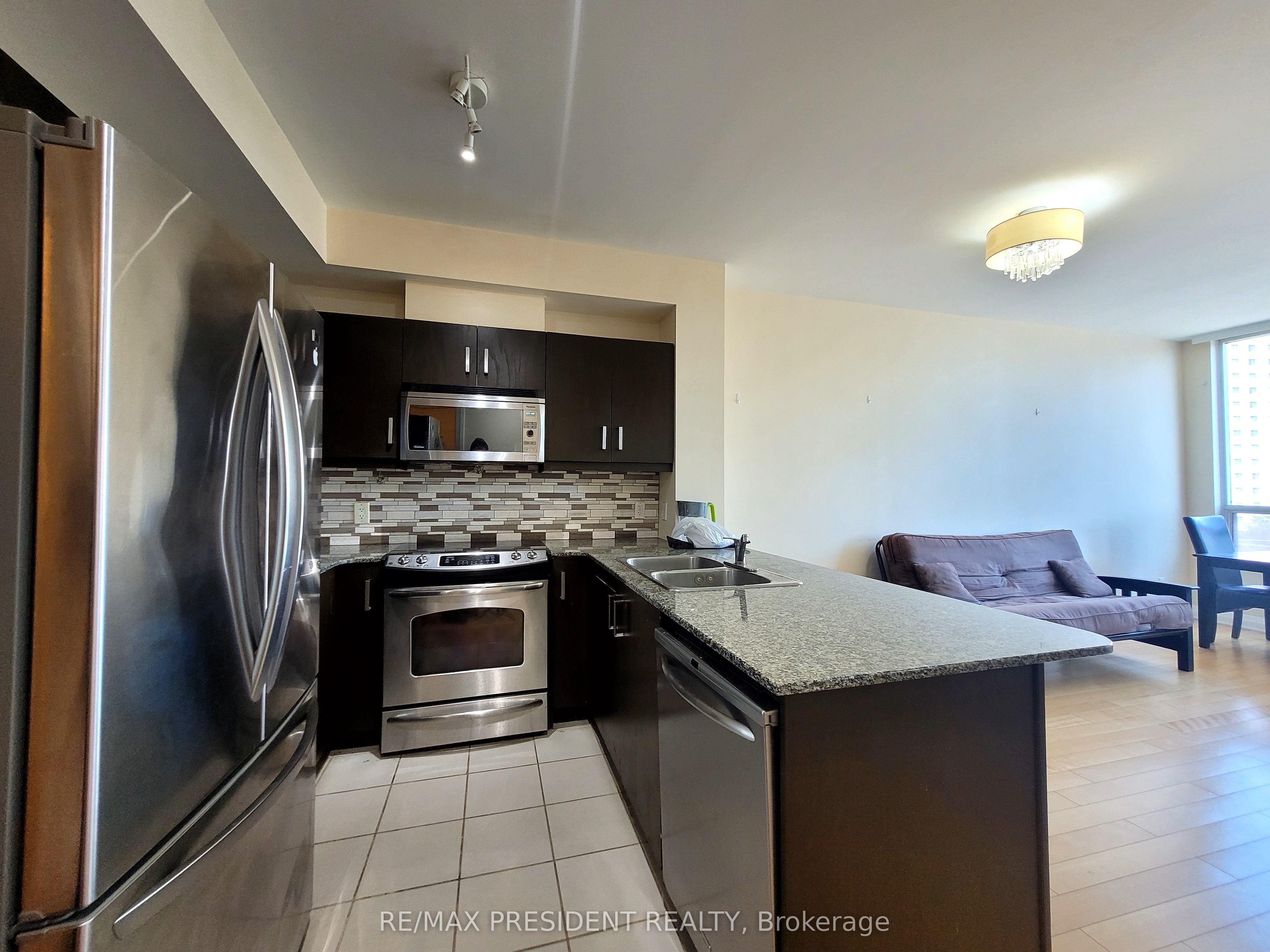 3504 Hurontario Street E, #801