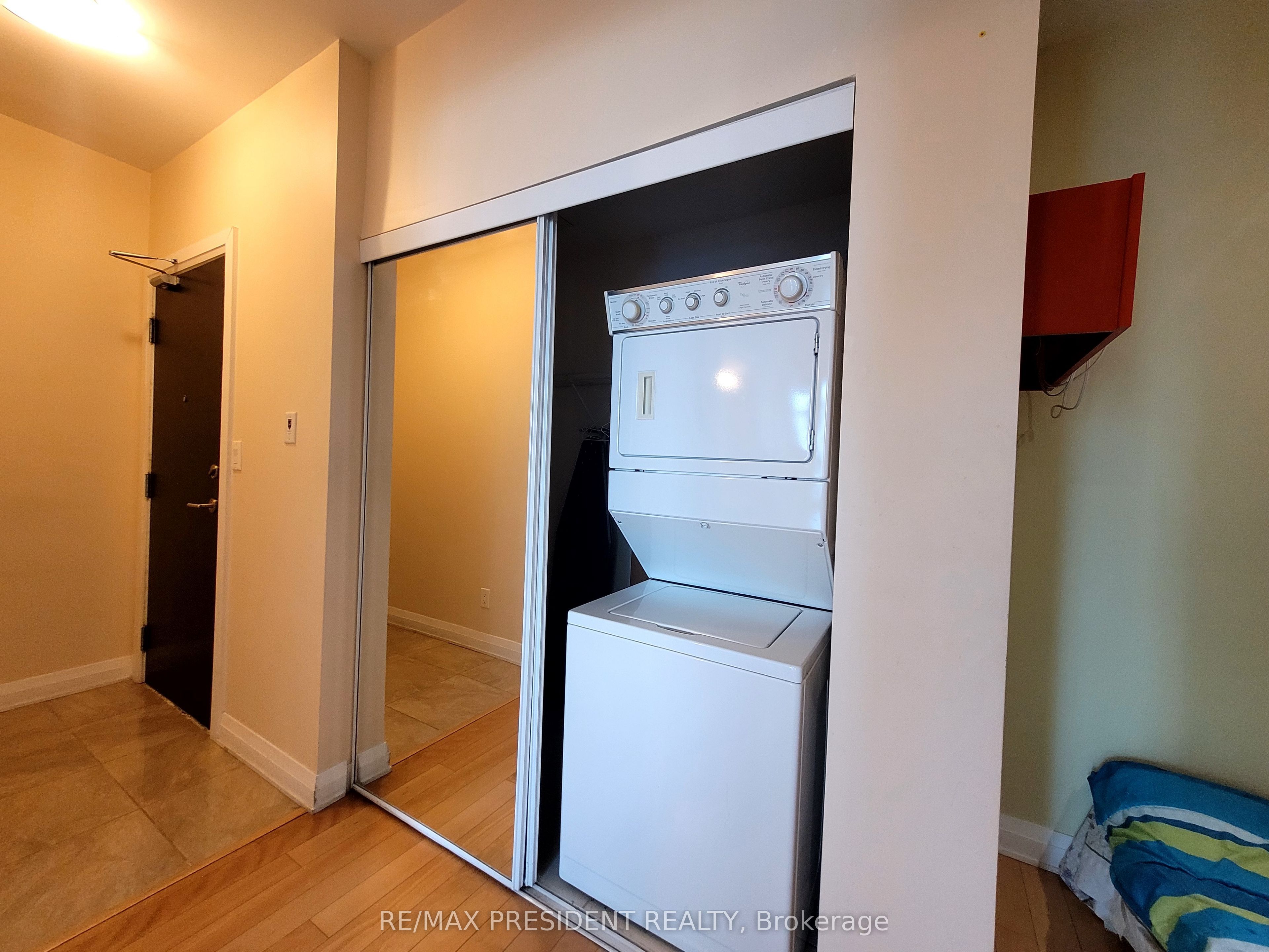 3504 Hurontario Street E, #801