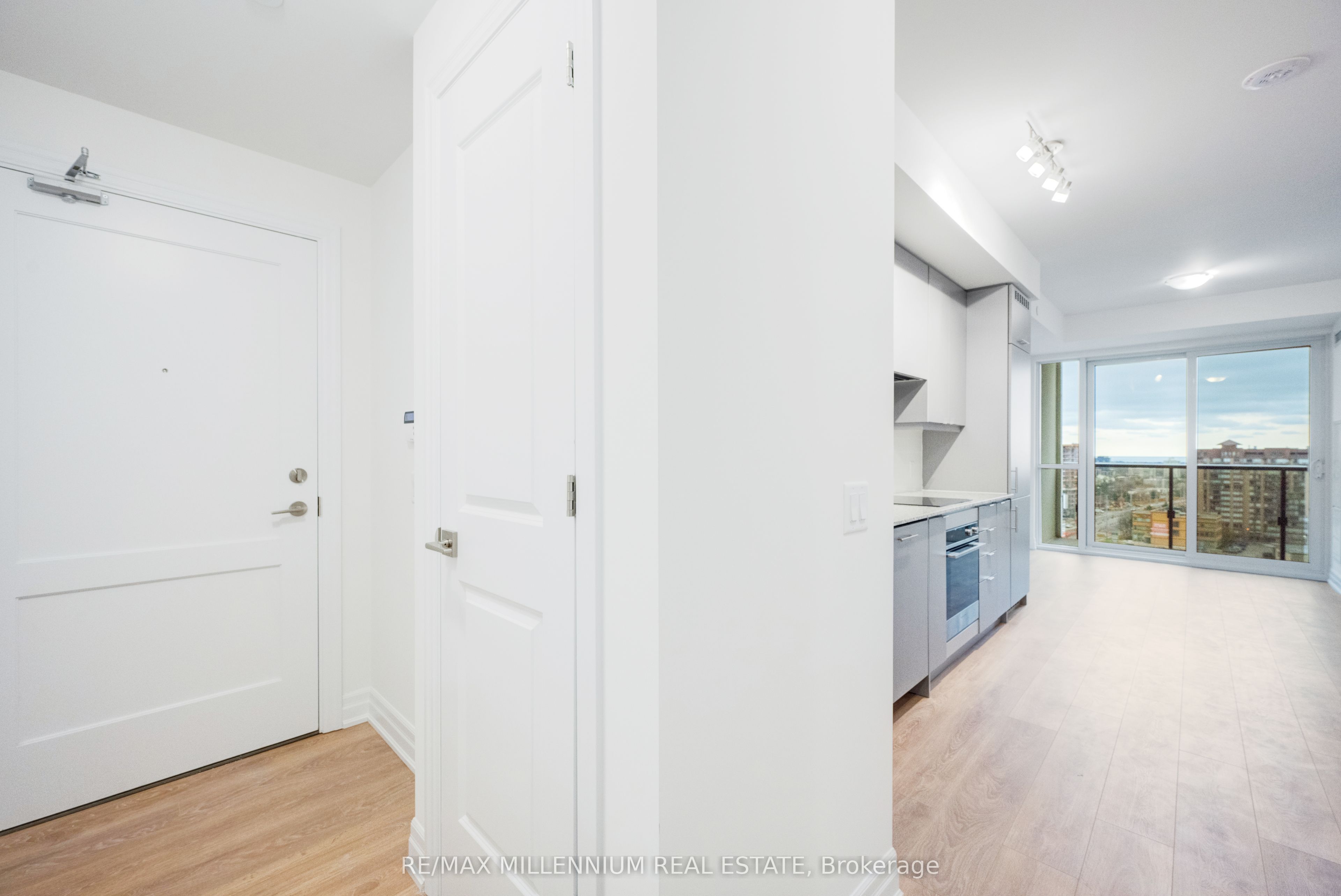 30 Elm Drive, #1106