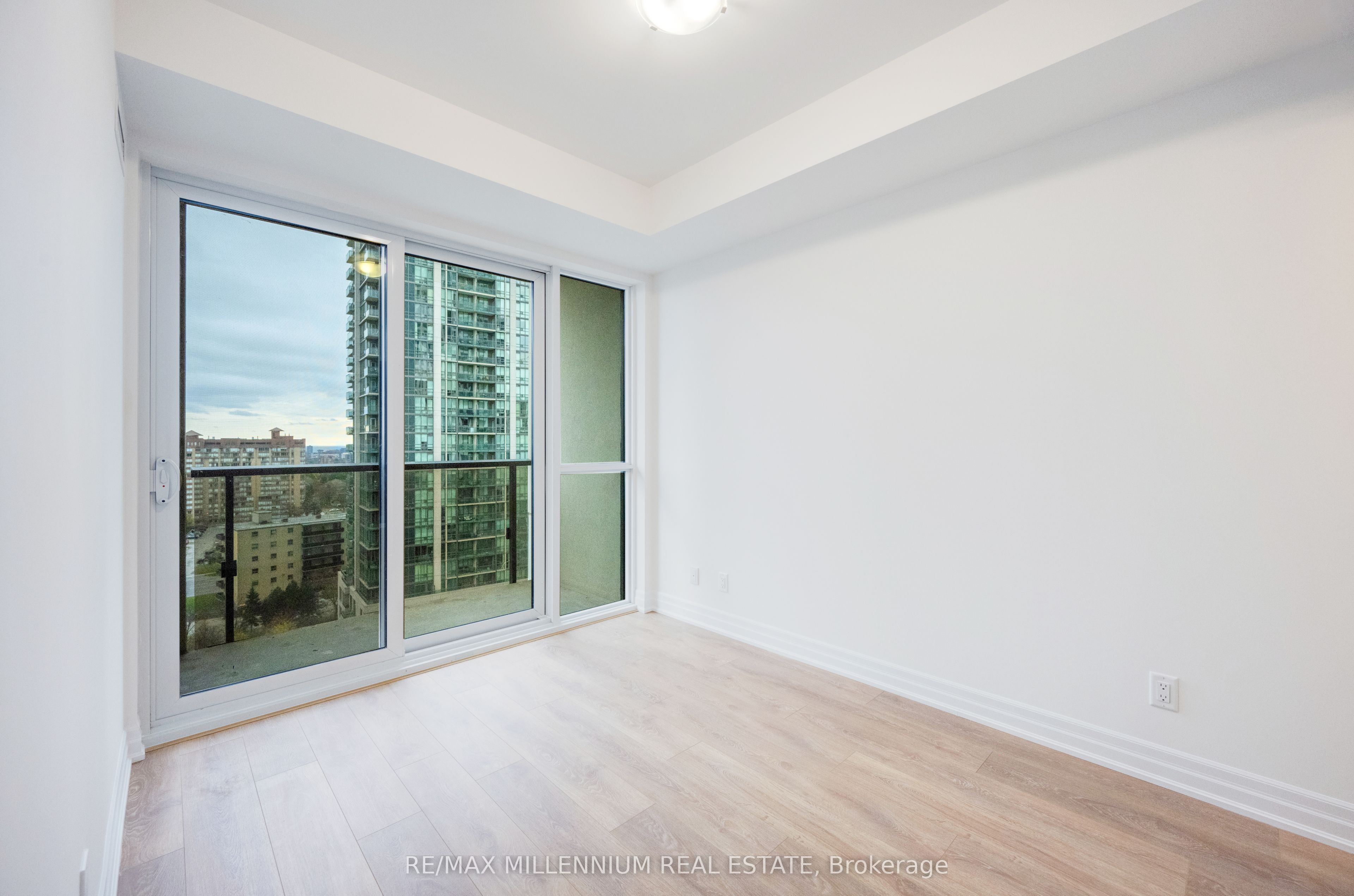 30 Elm Drive, #1106