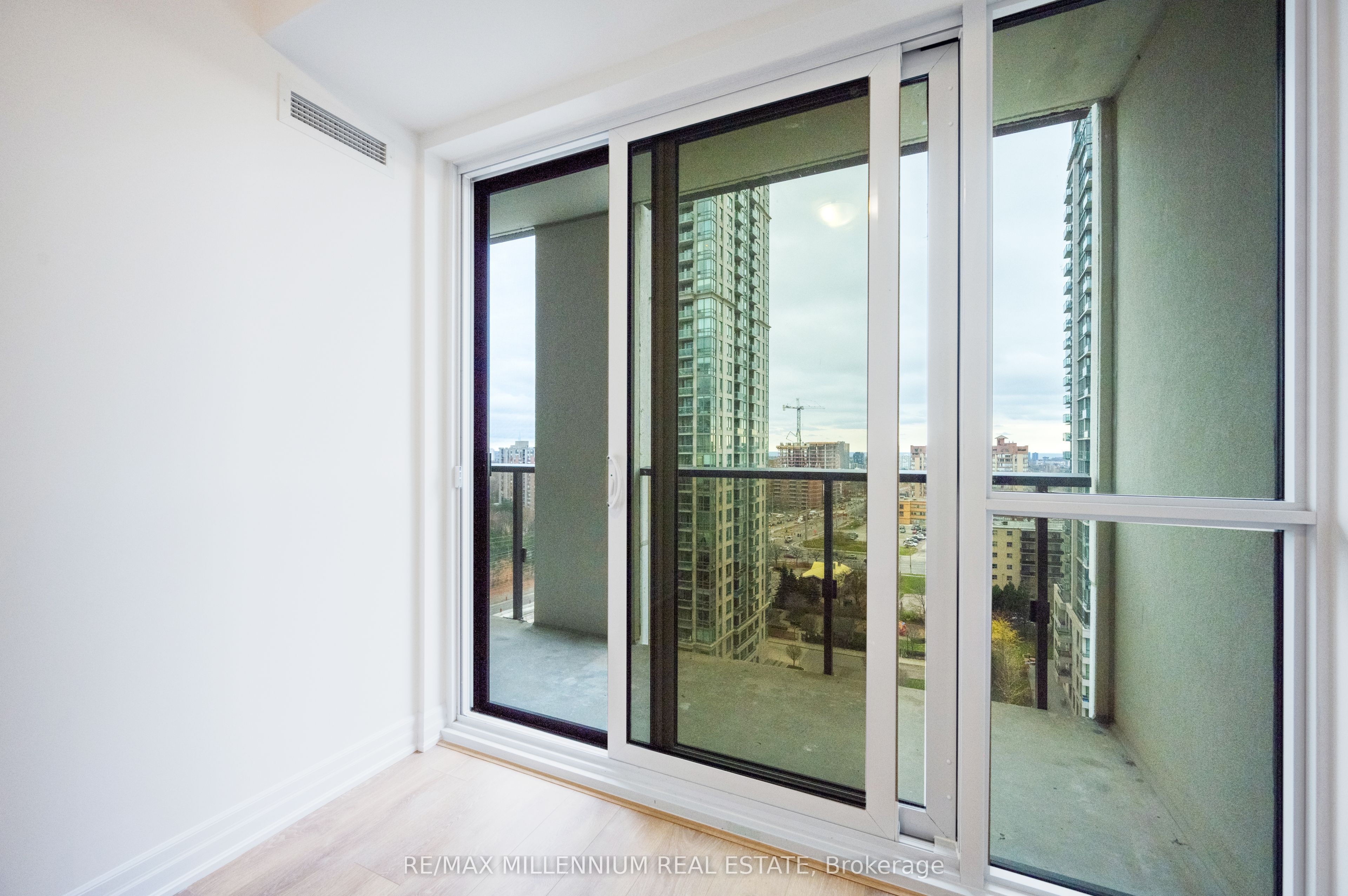 30 Elm Drive, #1106
