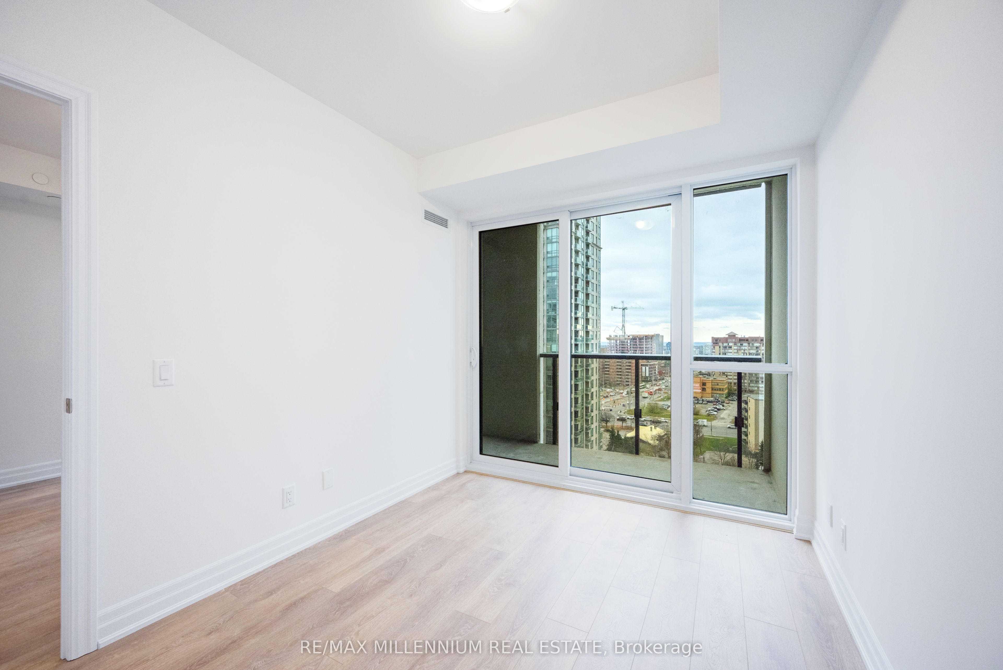 30 Elm Drive, #1106