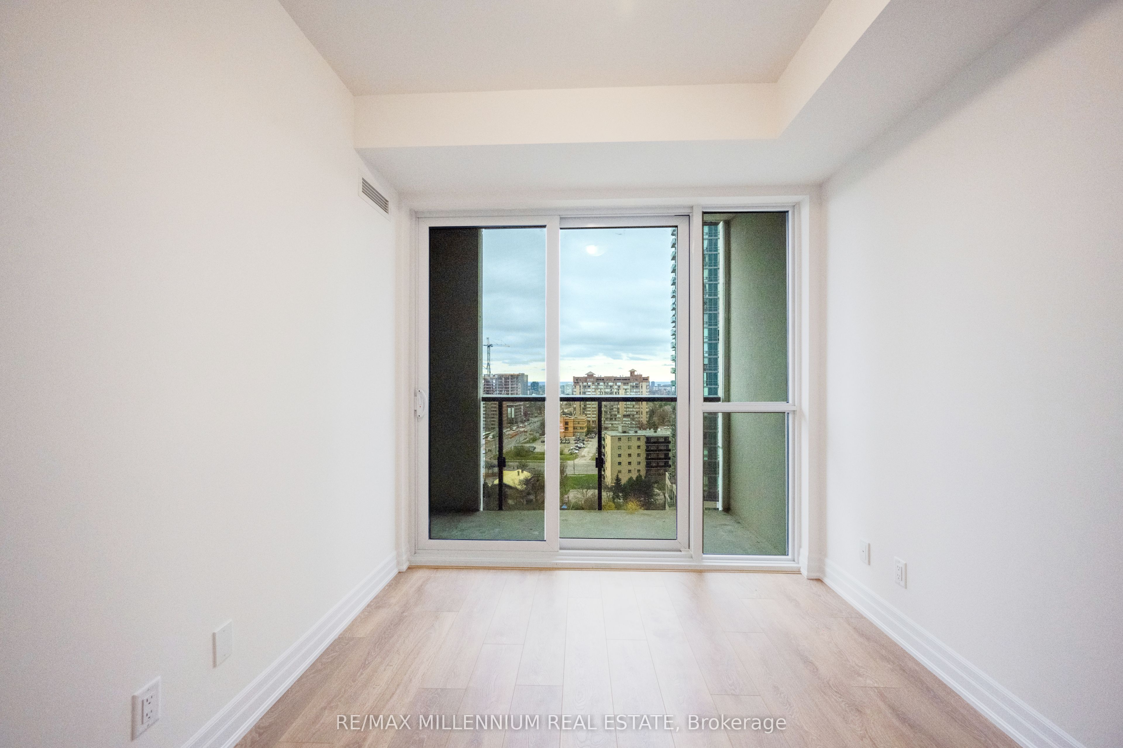 30 Elm Drive, #1106