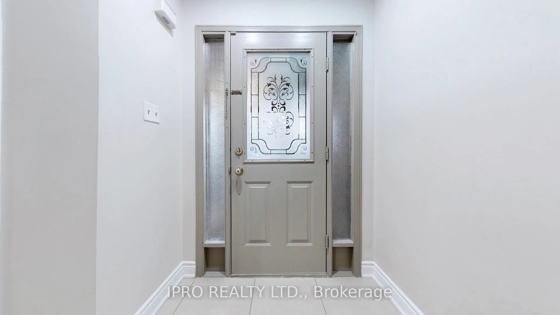2798 Lindholm Crescent