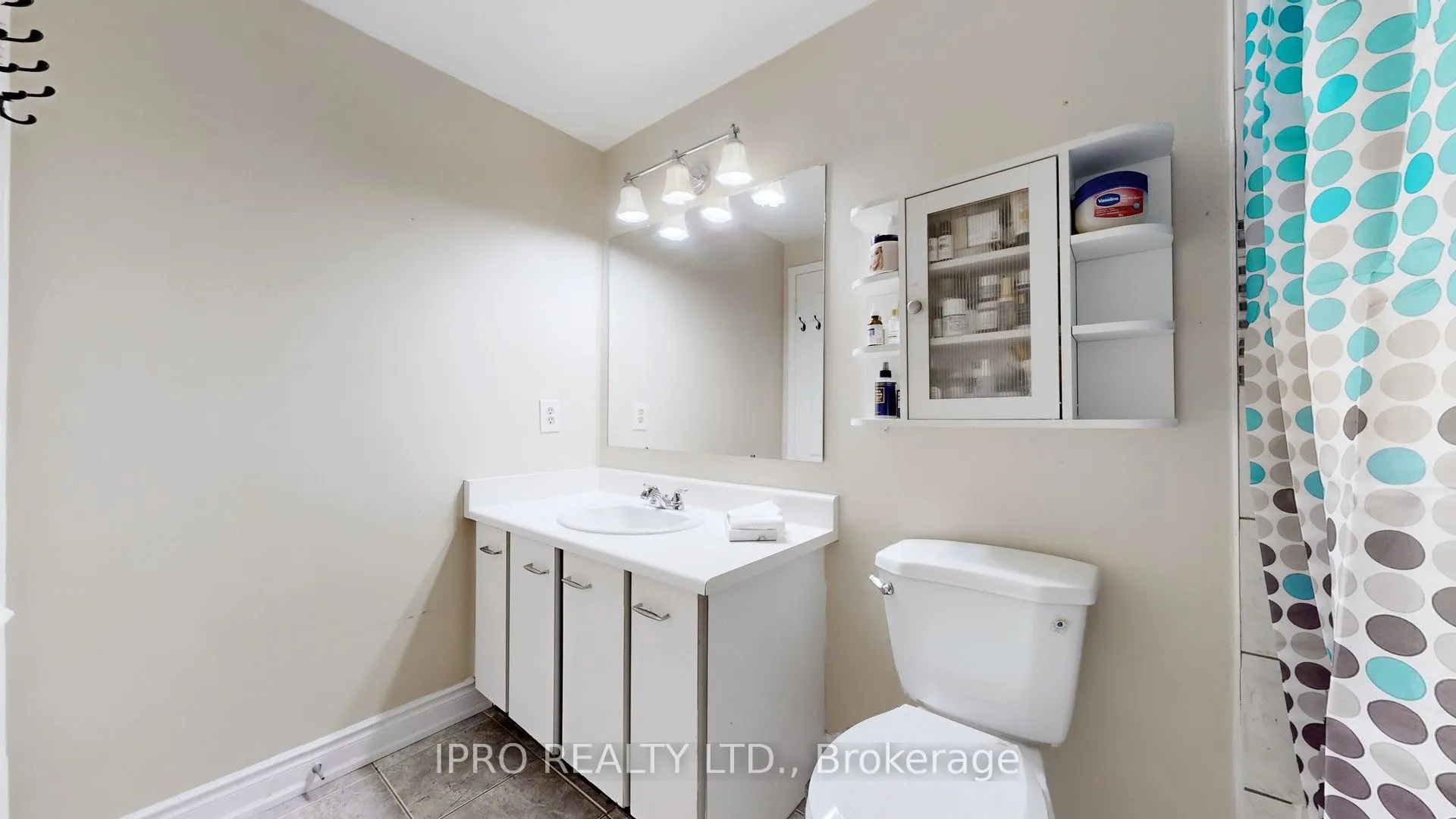 2798 Lindholm Crescent