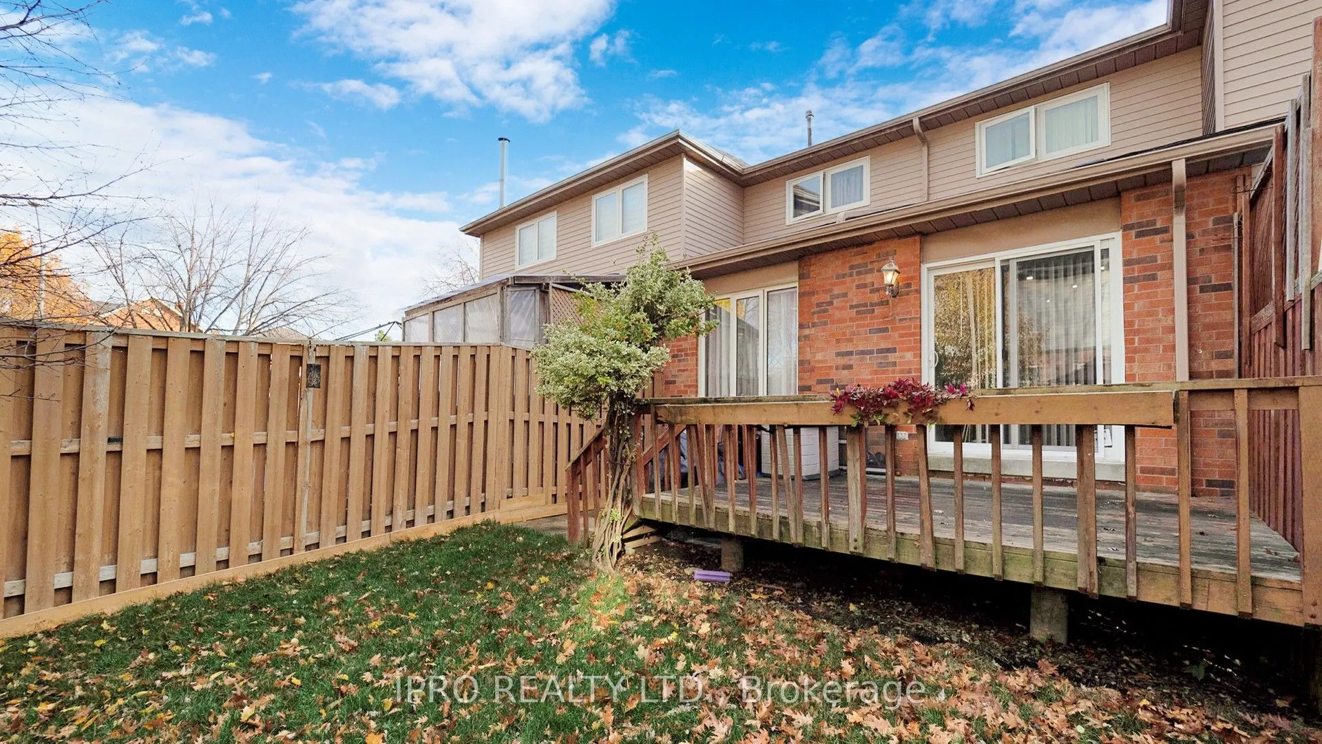 2798 Lindholm Crescent