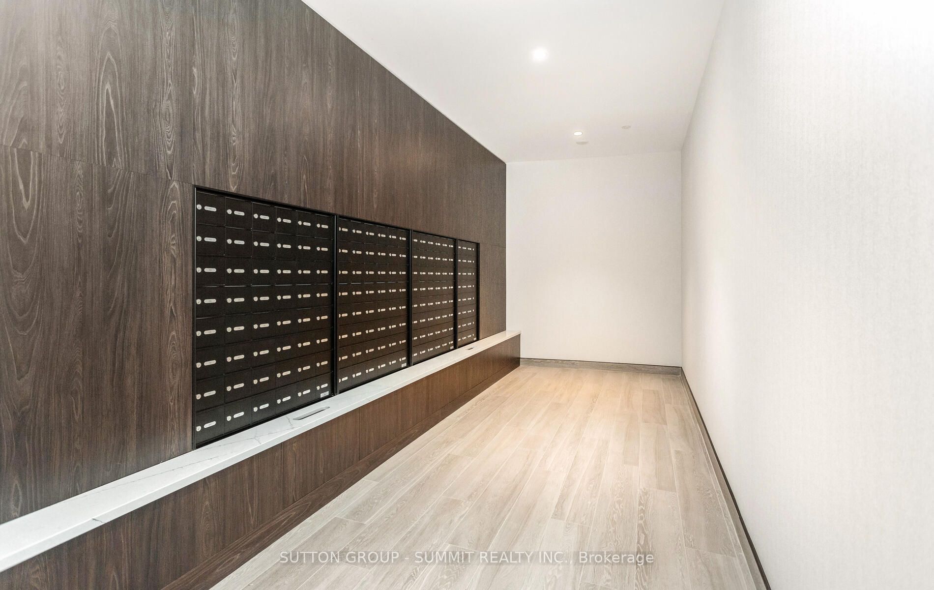 8010 Derry Road, #1101