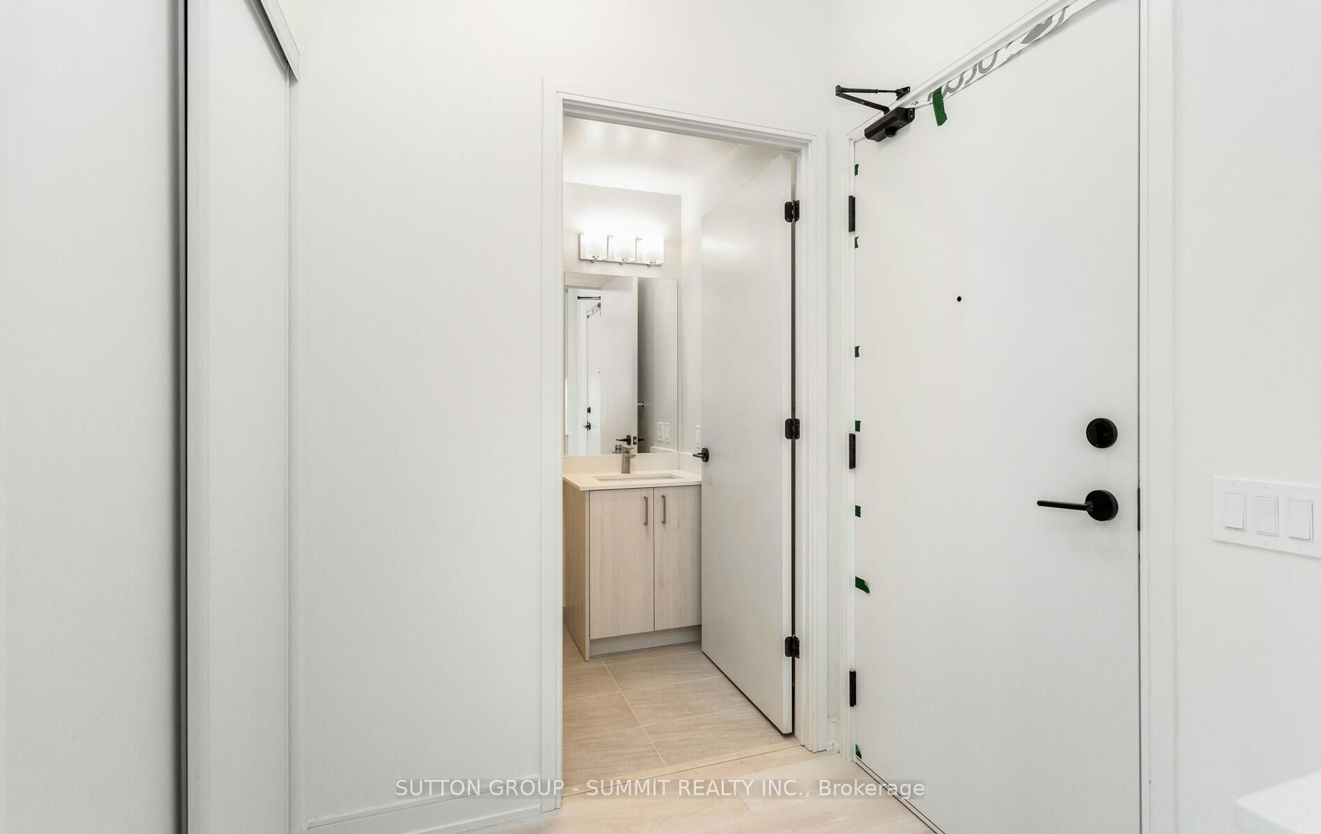 8010 Derry Road, #1101
