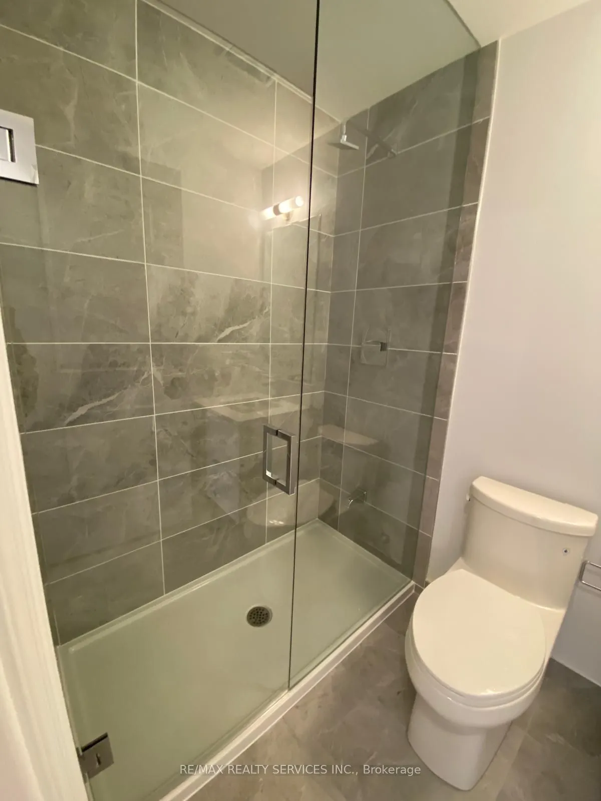 30 Elm Drive, #2401
