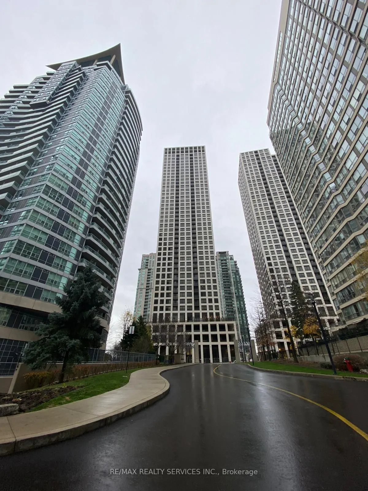 30 Elm Drive, #2401