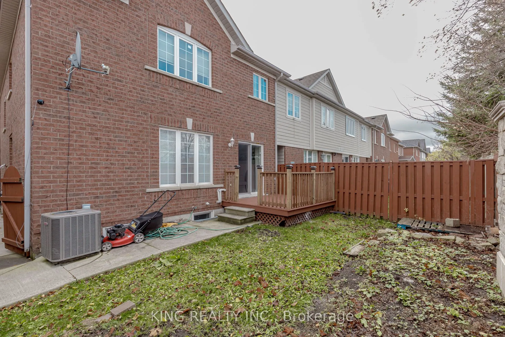 86 Heartleaf Crescent