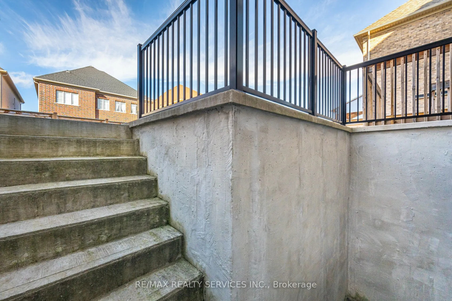 7 Malaspina Close