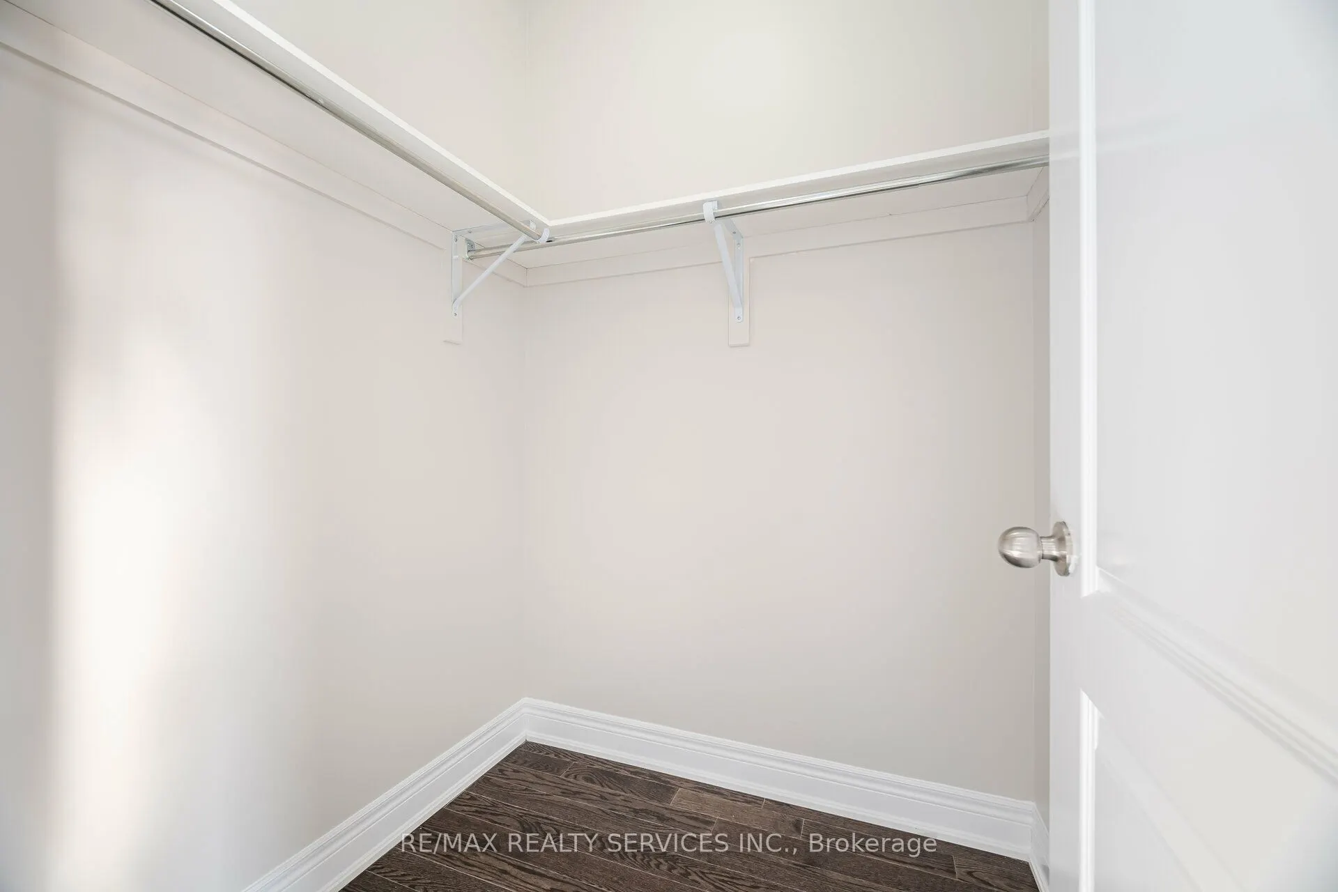 7 Malaspina Close
