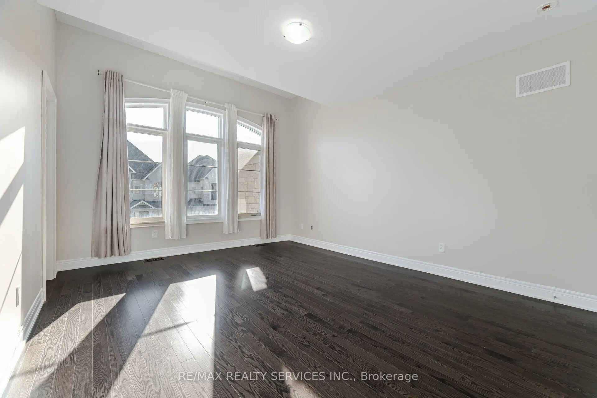 7 Malaspina Close
