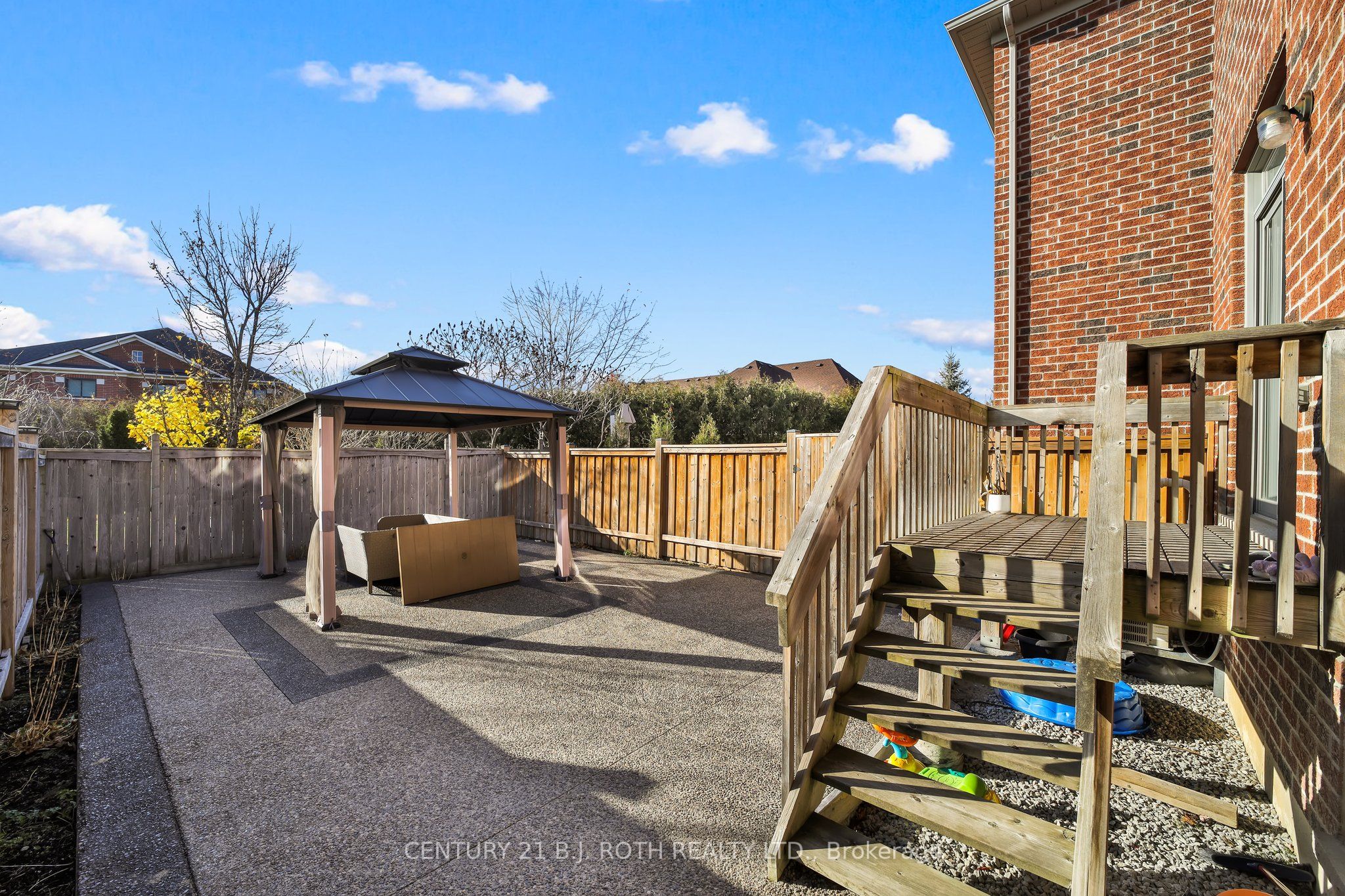 43 Diamond Leaf Lane