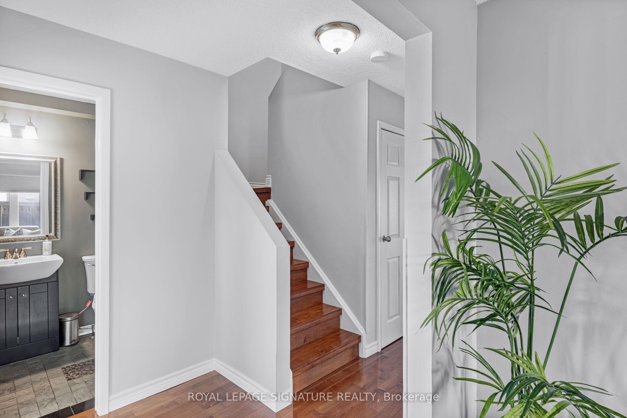 6282 Lavery Court