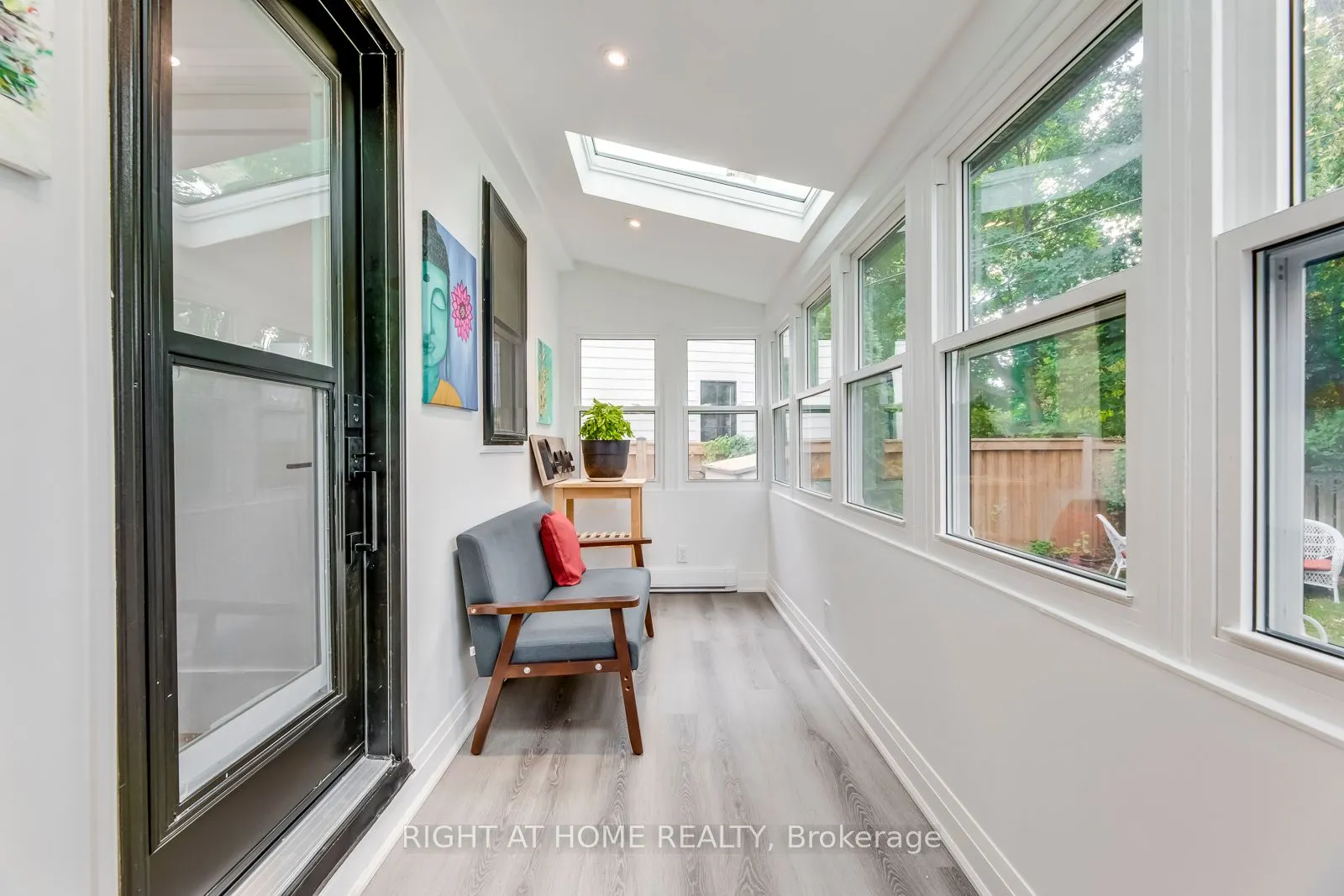 5 Saunders Crescent