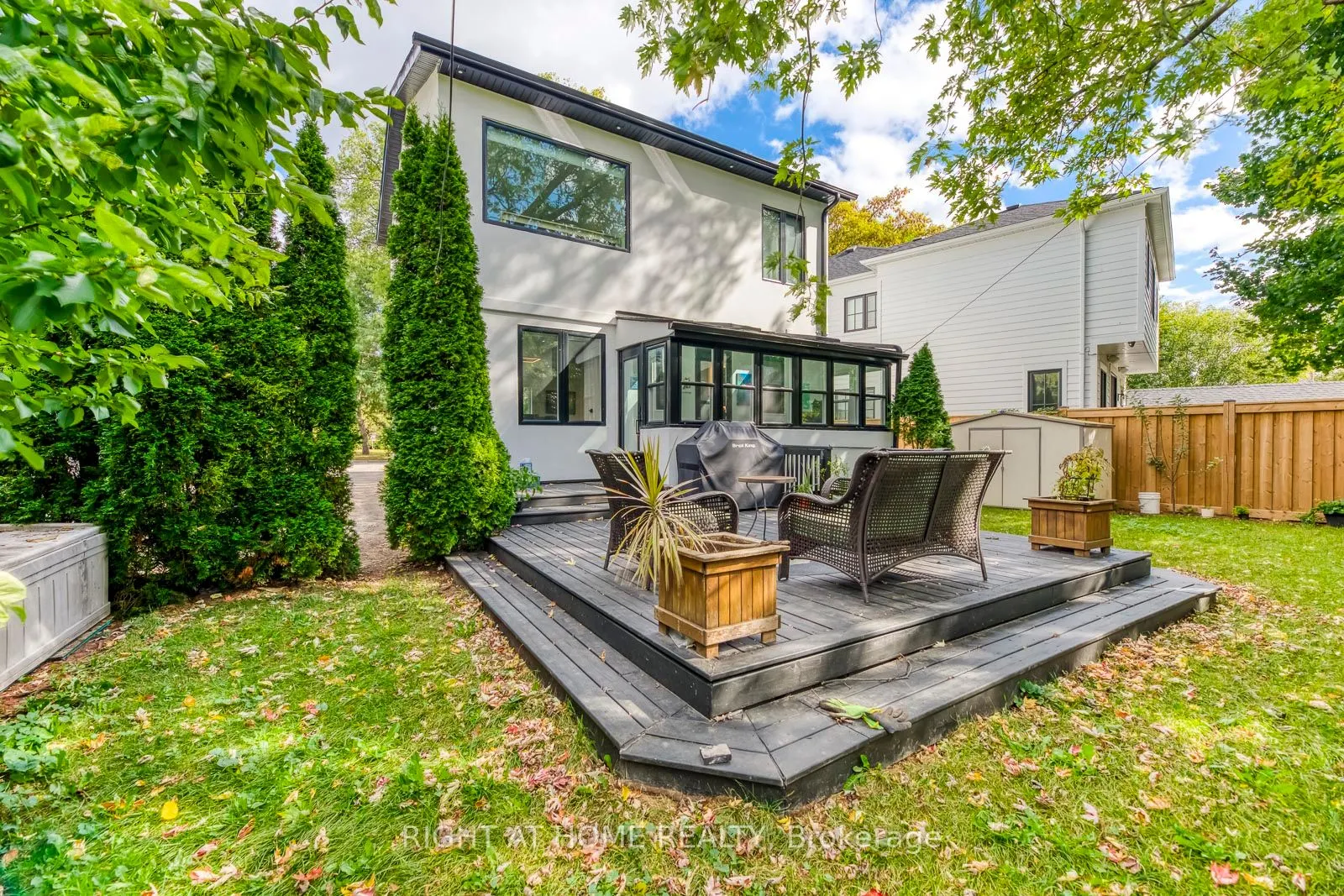 5 Saunders Crescent