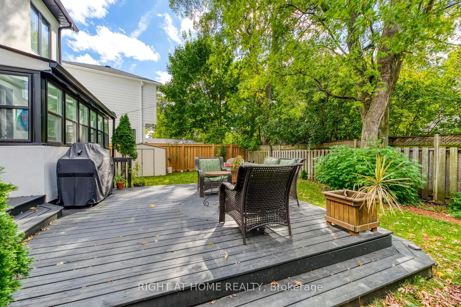 5 Saunders Crescent