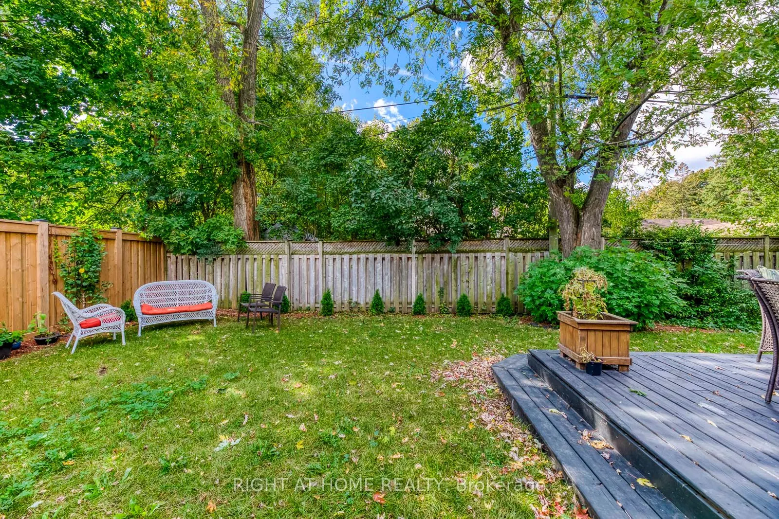 5 Saunders Crescent
